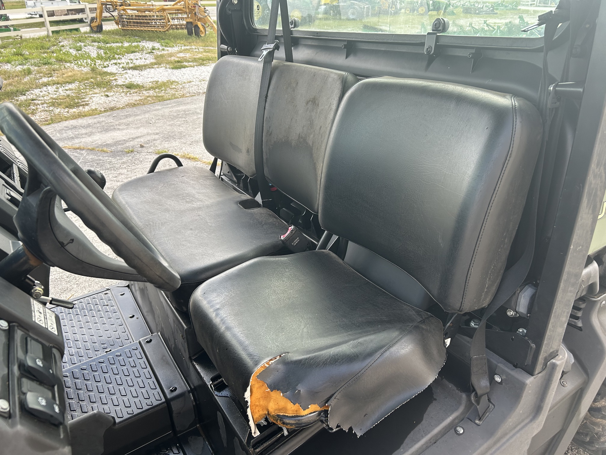  2022 John Deere XUV 835M at Heritage Tractor in Rogersville, MO