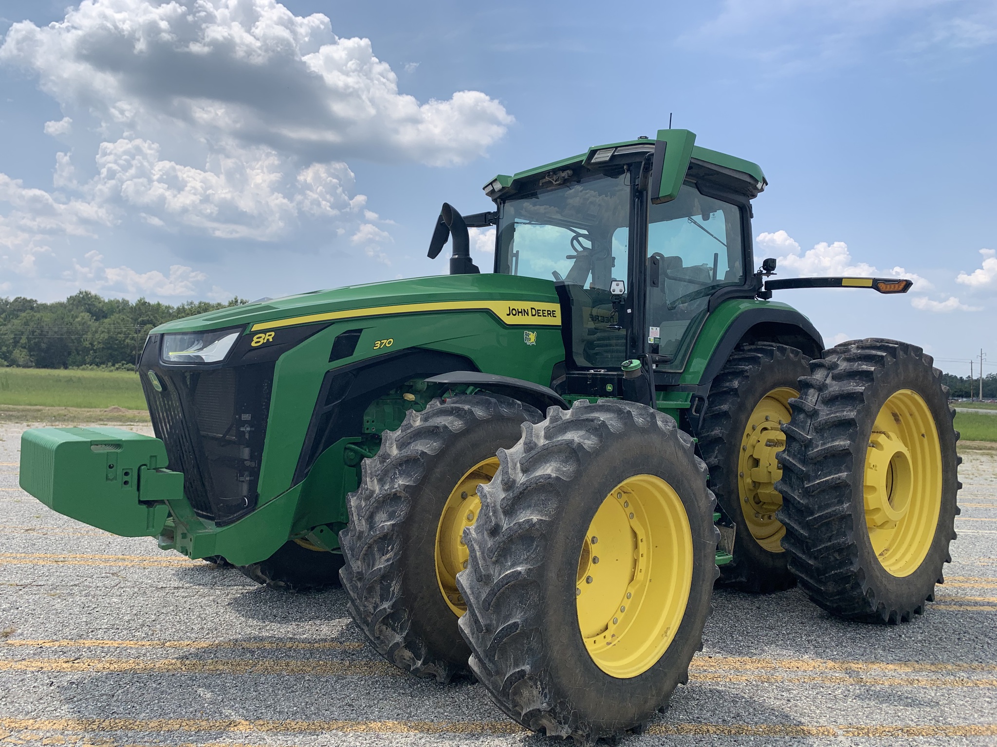 2023 John Deere 8R 370 Image 1