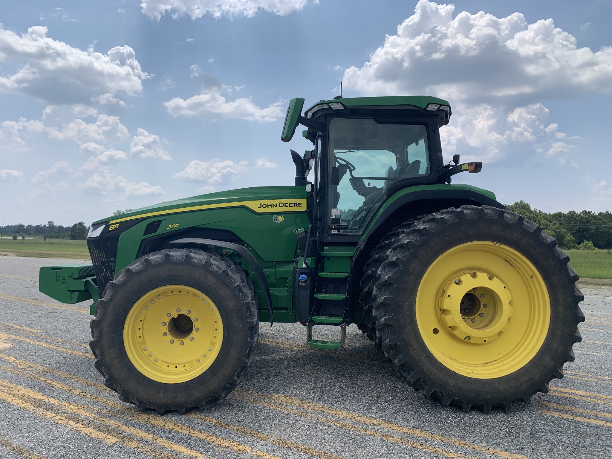 2023 John Deere 8R 370 Image 4