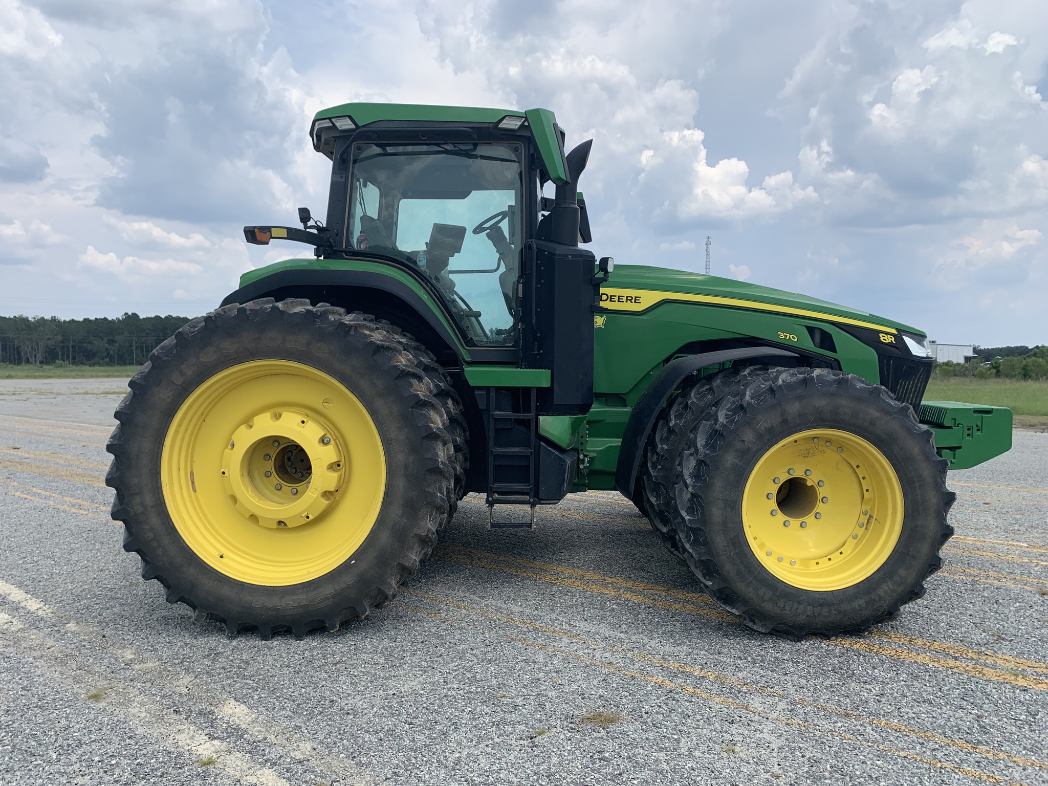 2023 John Deere 8R 370 Image 3
