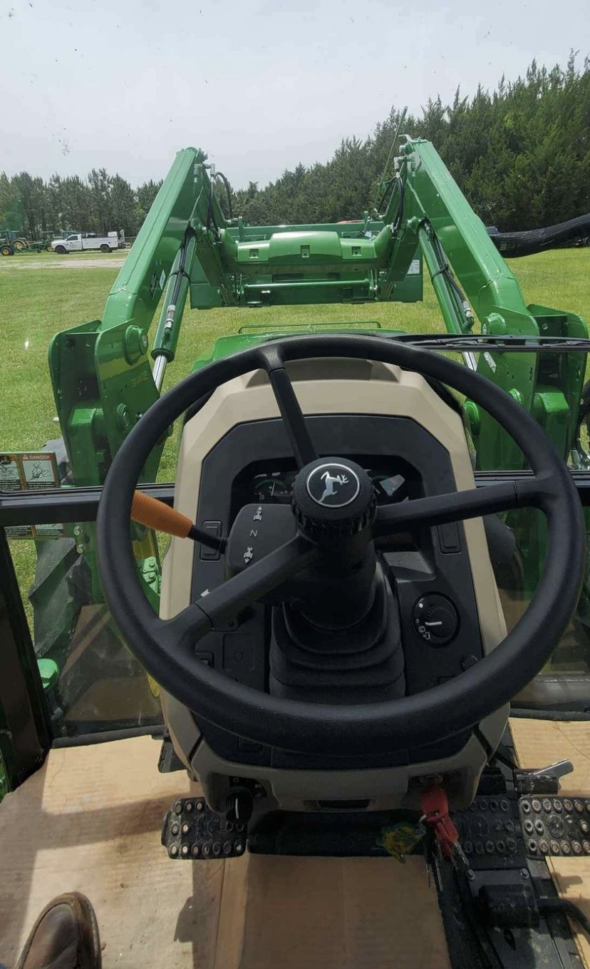 2025 John Deere 5060E Image 7