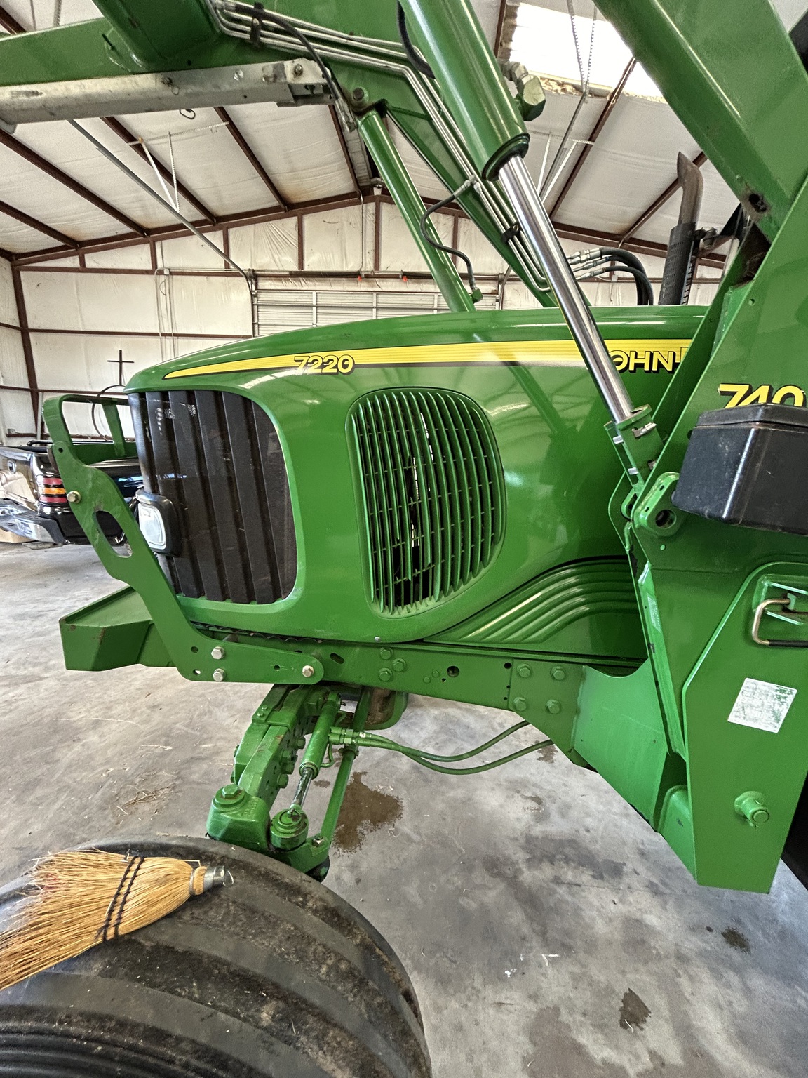 2007 John Deere 7220 Image 9