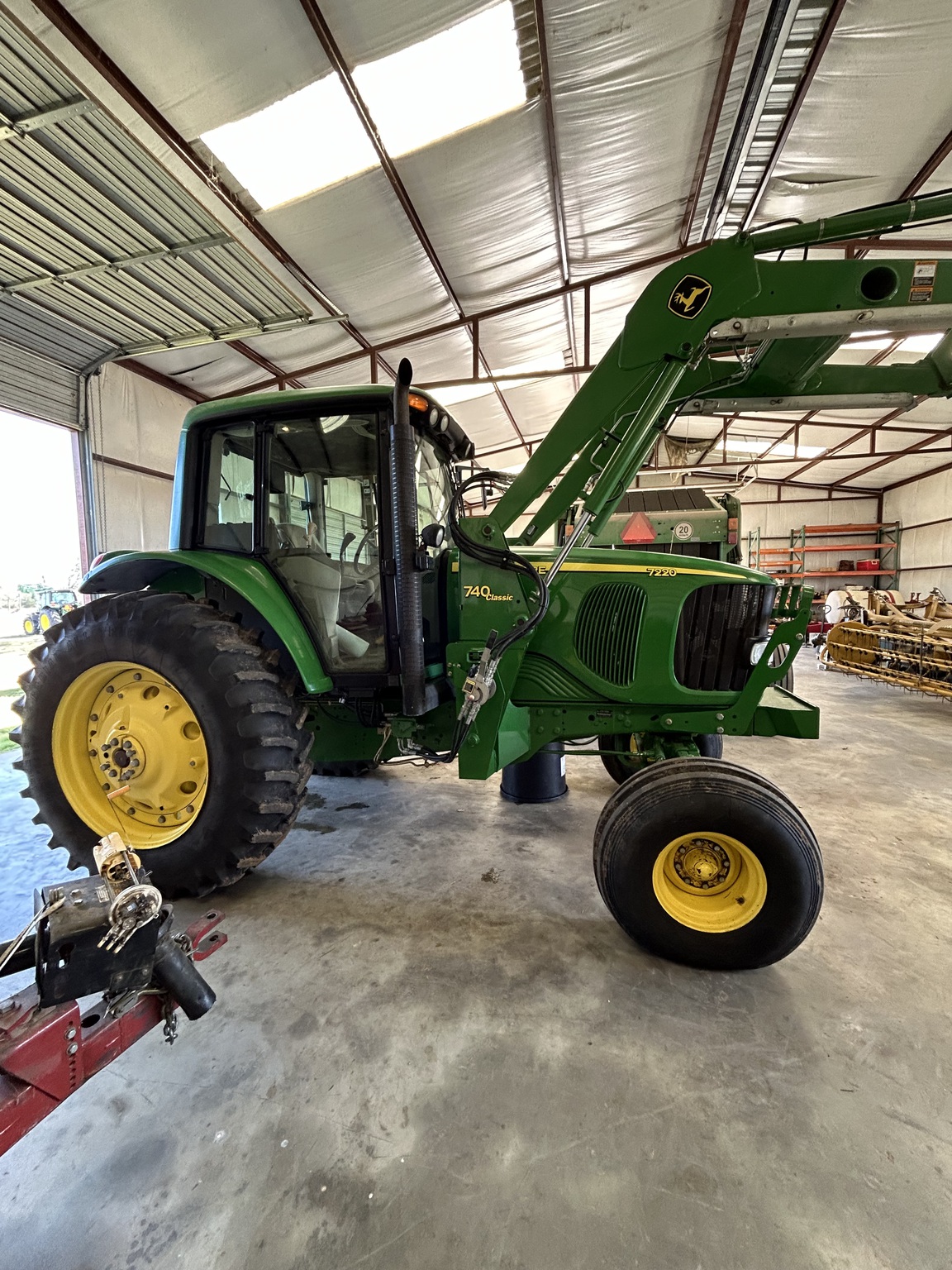 2007 John Deere 7220 Image 3