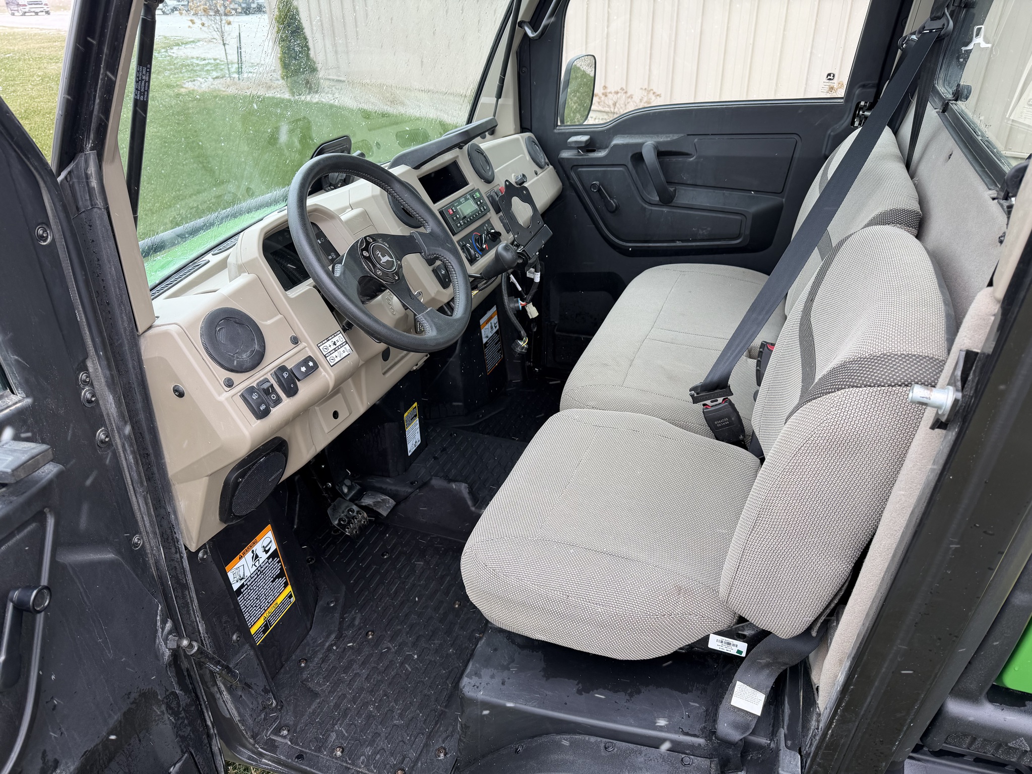 2024 John Deere XUV 835R Image 9