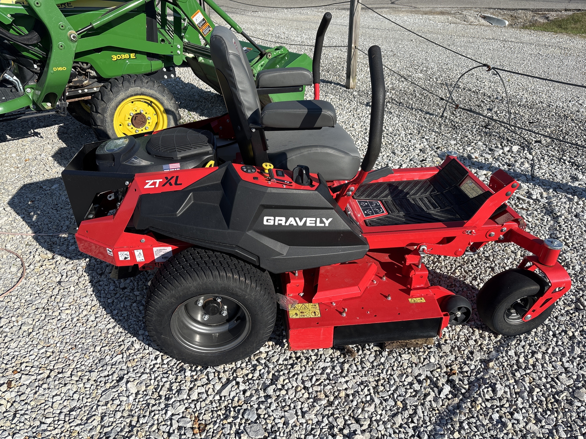Used 2023 Gravely ZTXL42 Zero Turn Mowers at Koenig Equipment in Richmond, IN - PhotoXL2