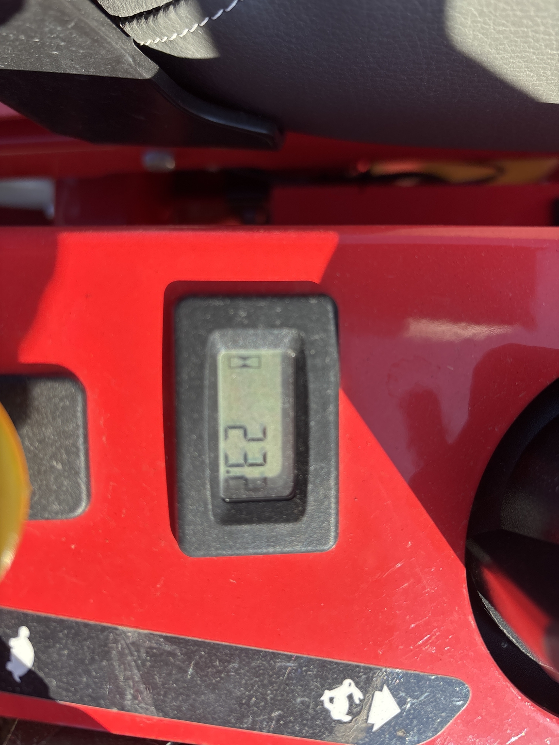 Used 2023 Gravely ZTXL42 Zero Turn Mowers at Koenig Equipment in Richmond, IN - PhotoXL5