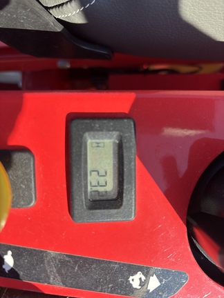 Used 2023 Gravely ZTXL42 Zero Turn Mowers at Koenig Equipment in Richmond, IN - Photo5