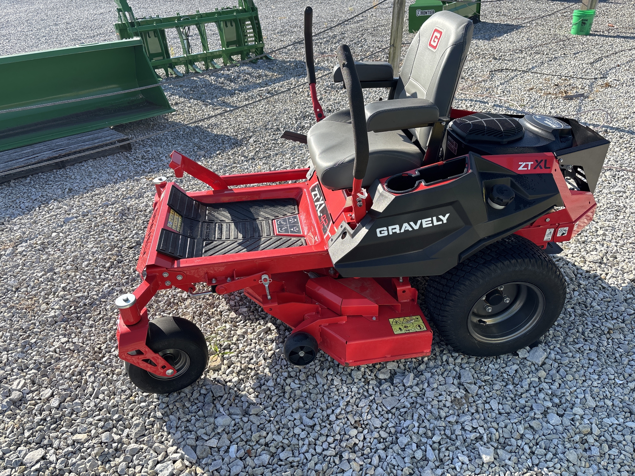 Used 2023 Gravely ZTXL42 Zero Turn Mowers at Koenig Equipment in Richmond, IN - PhotoXL8