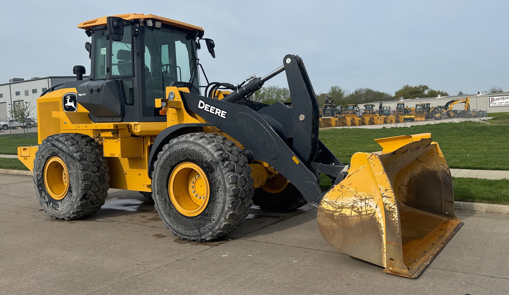 2020 John Deere 524L Image 5