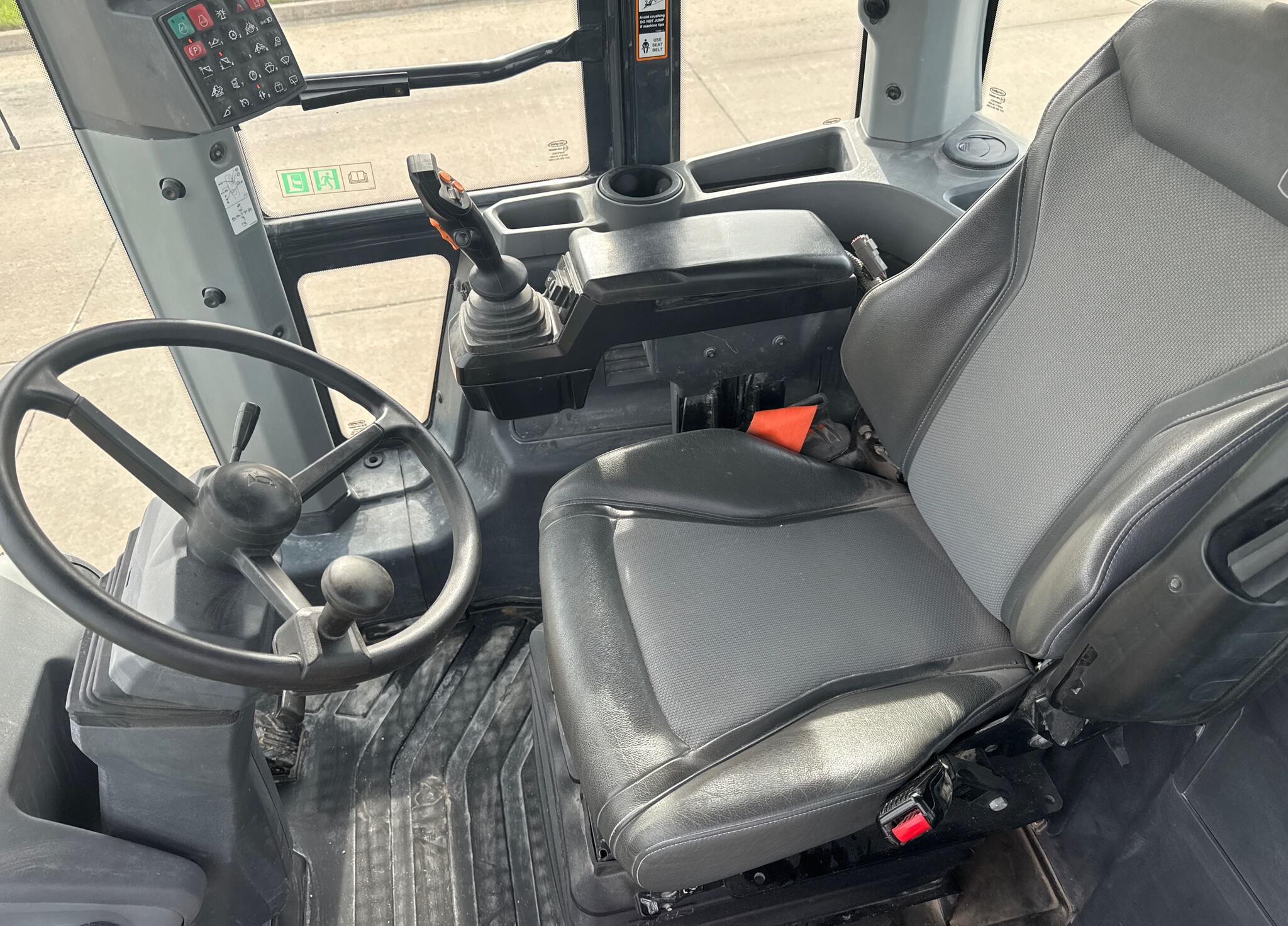 2020 John Deere 524L Image 7