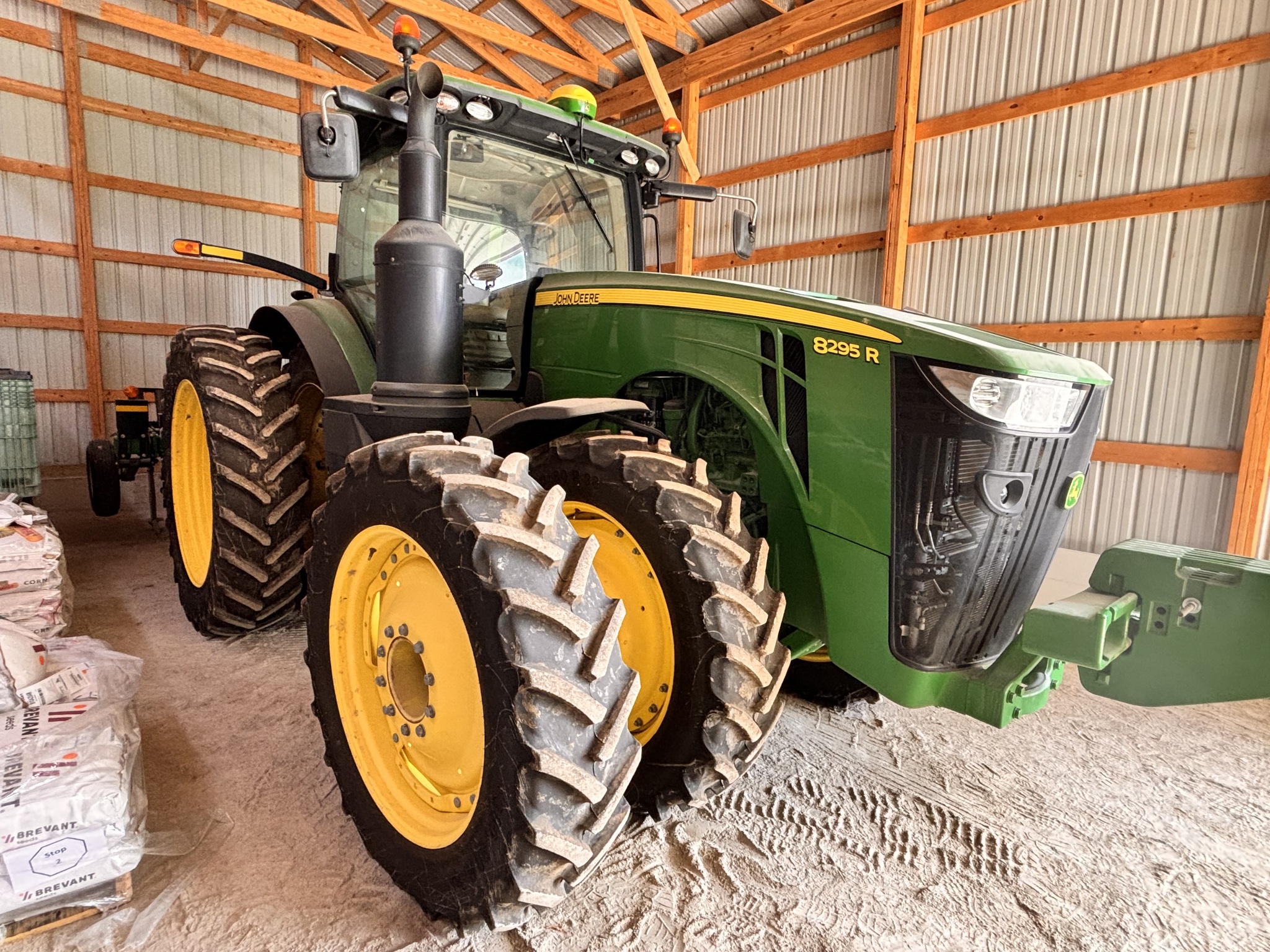 2014 John Deere 8295R Image 6