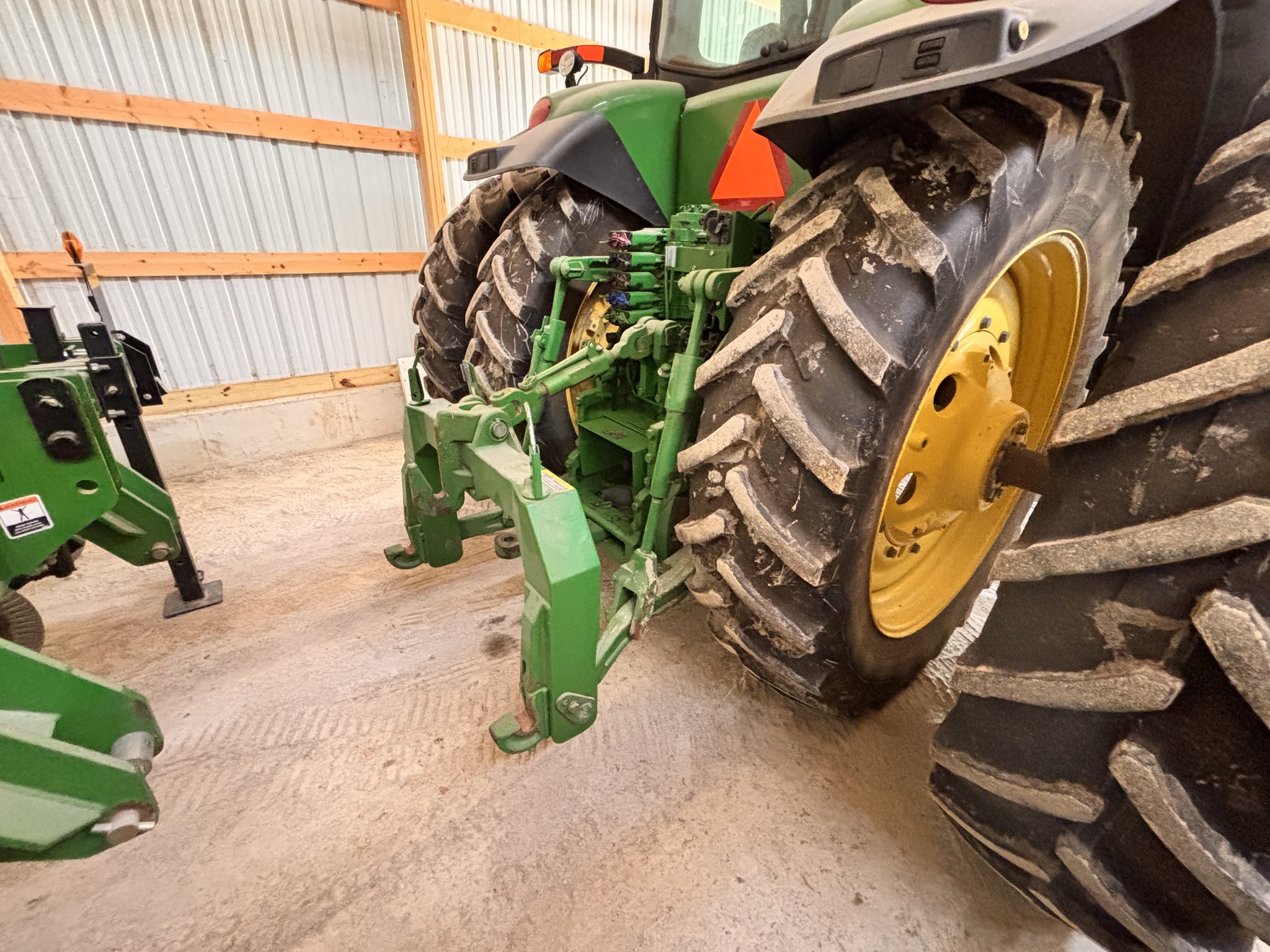 2014 John Deere 8295R Image 12