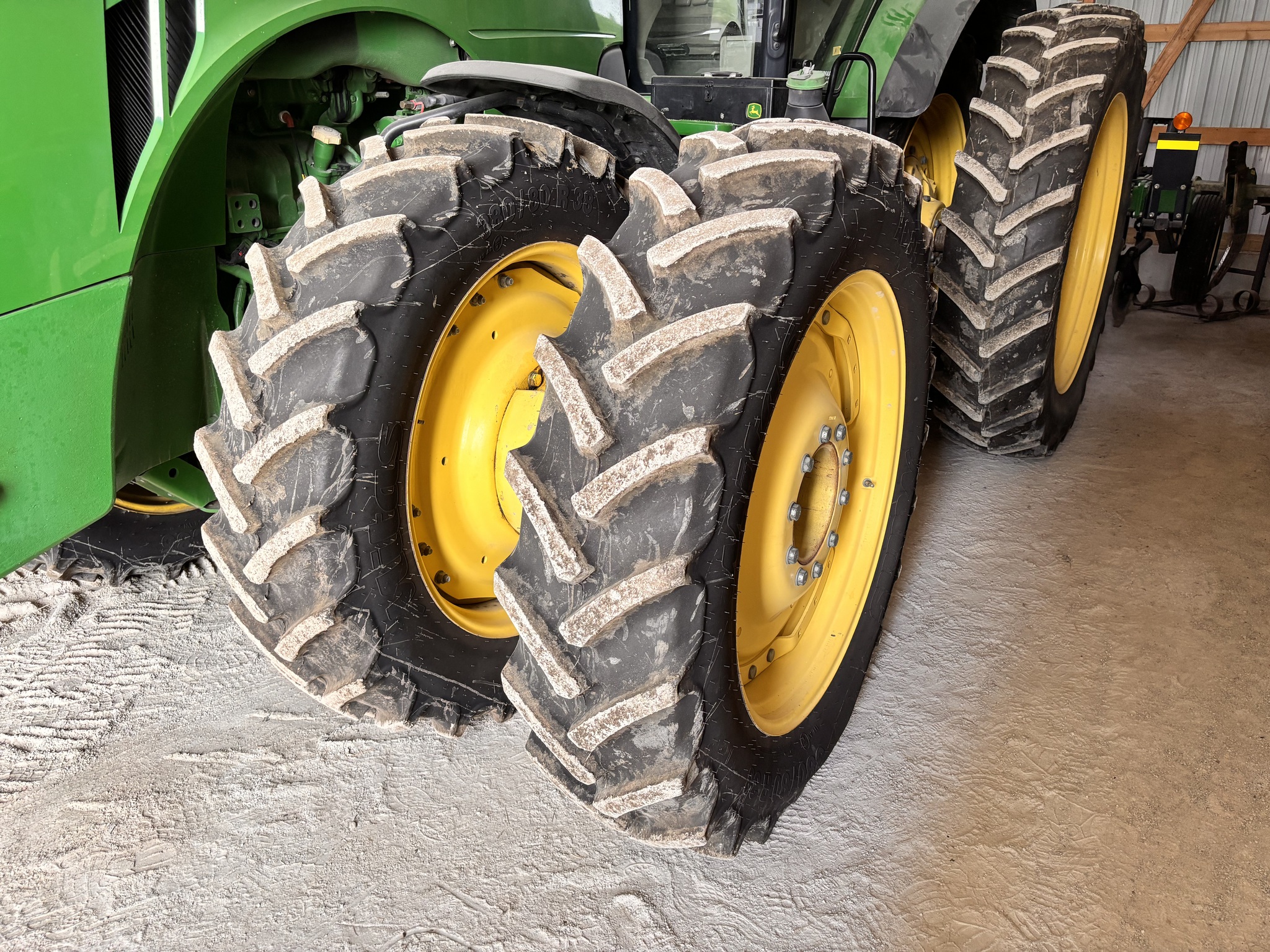 2014 John Deere 8295R Image 4