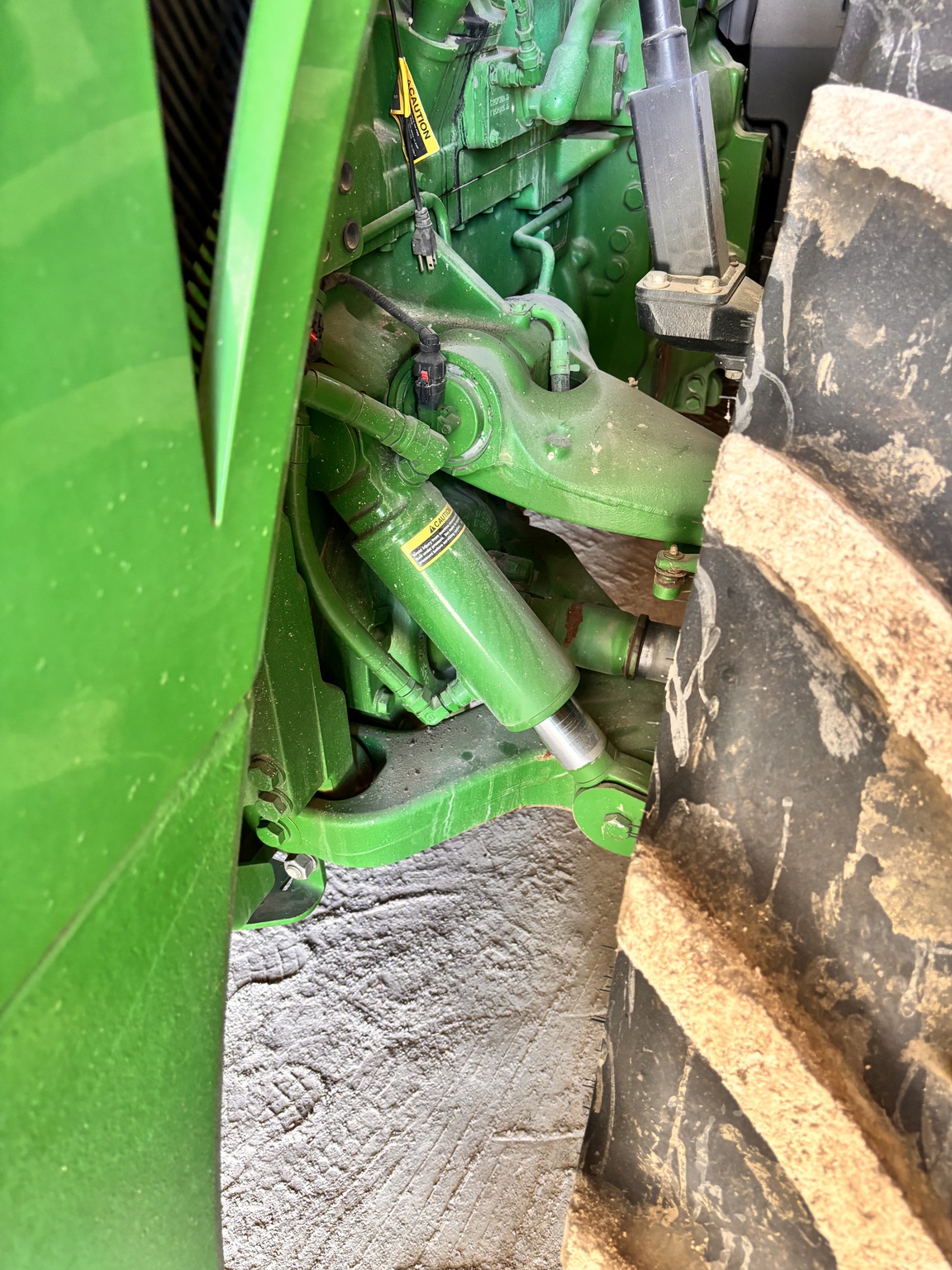 2014 John Deere 8295R Image 22