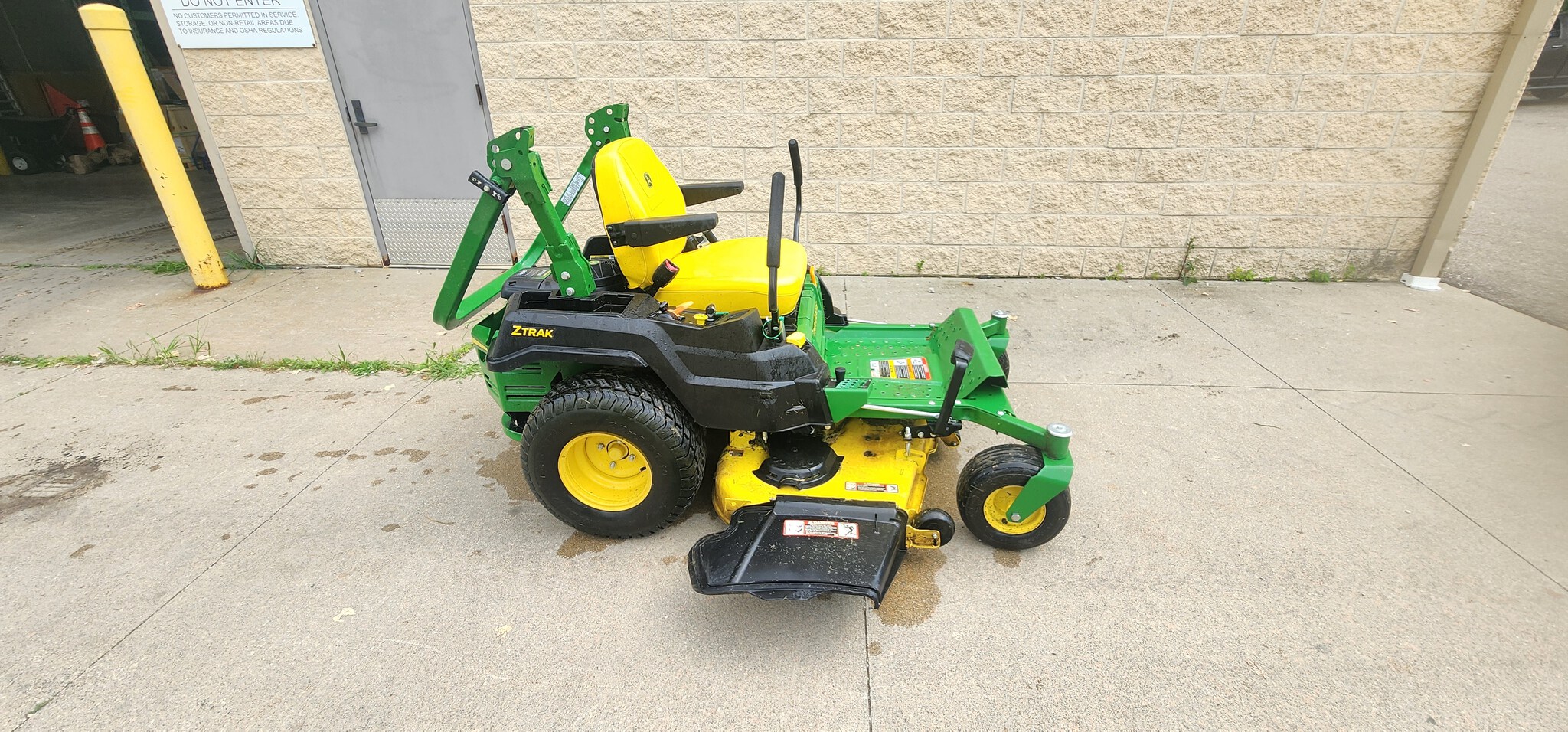 2021 John Deere Z515E Image 3