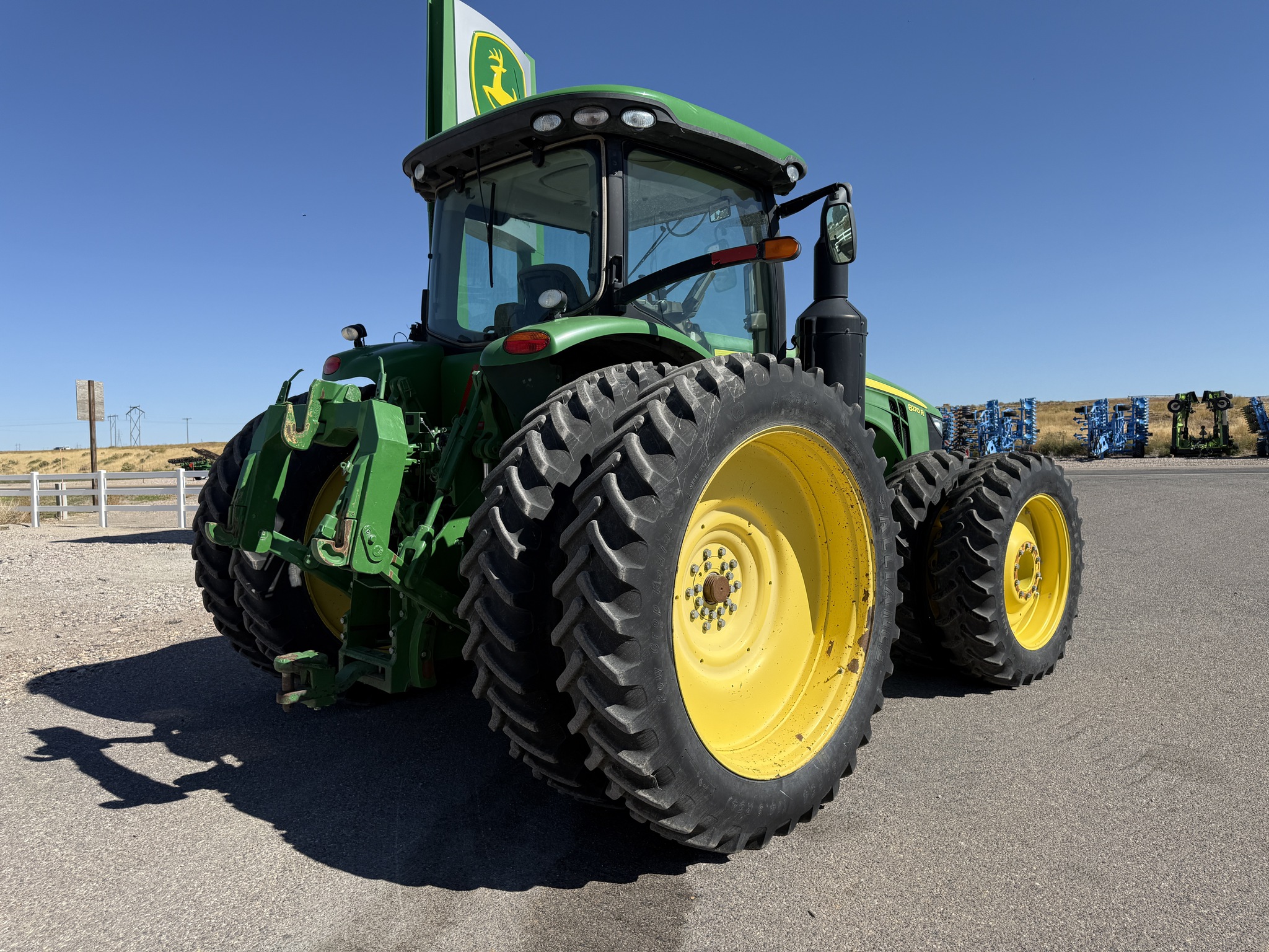 2016 John Deere 8270R Image 5