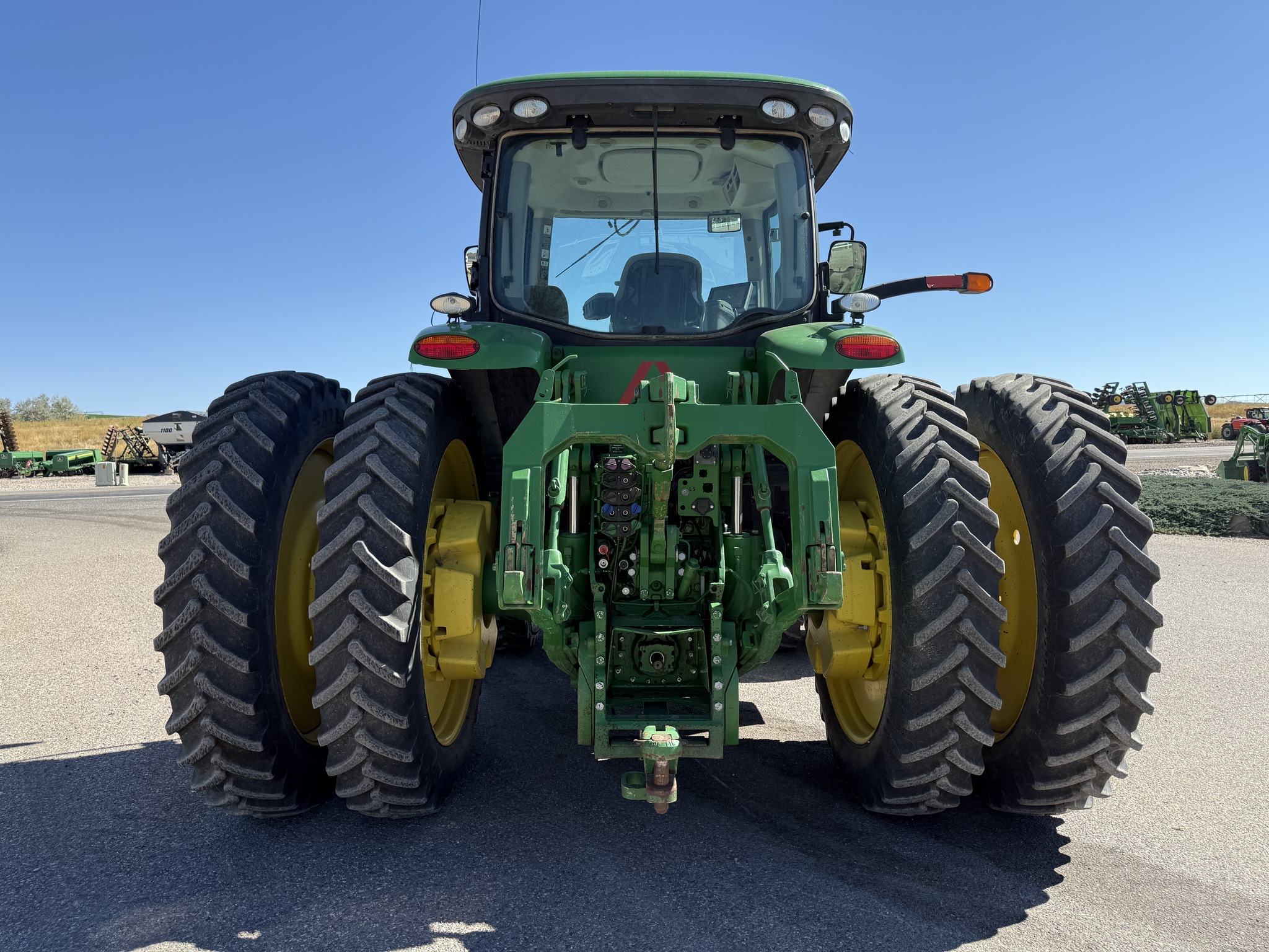 2016 John Deere 8270R Image 4
