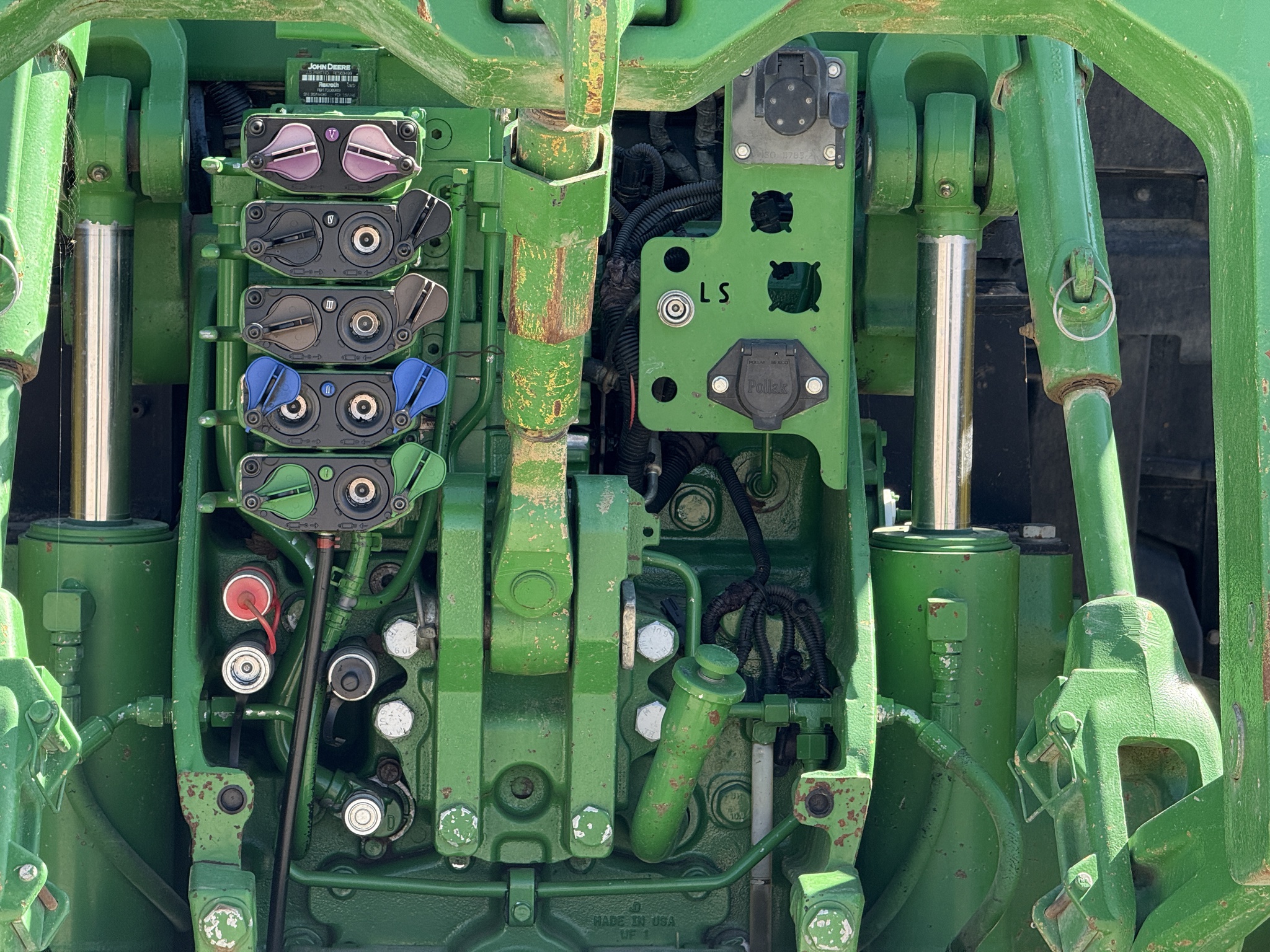 2016 John Deere 8270R Image 27