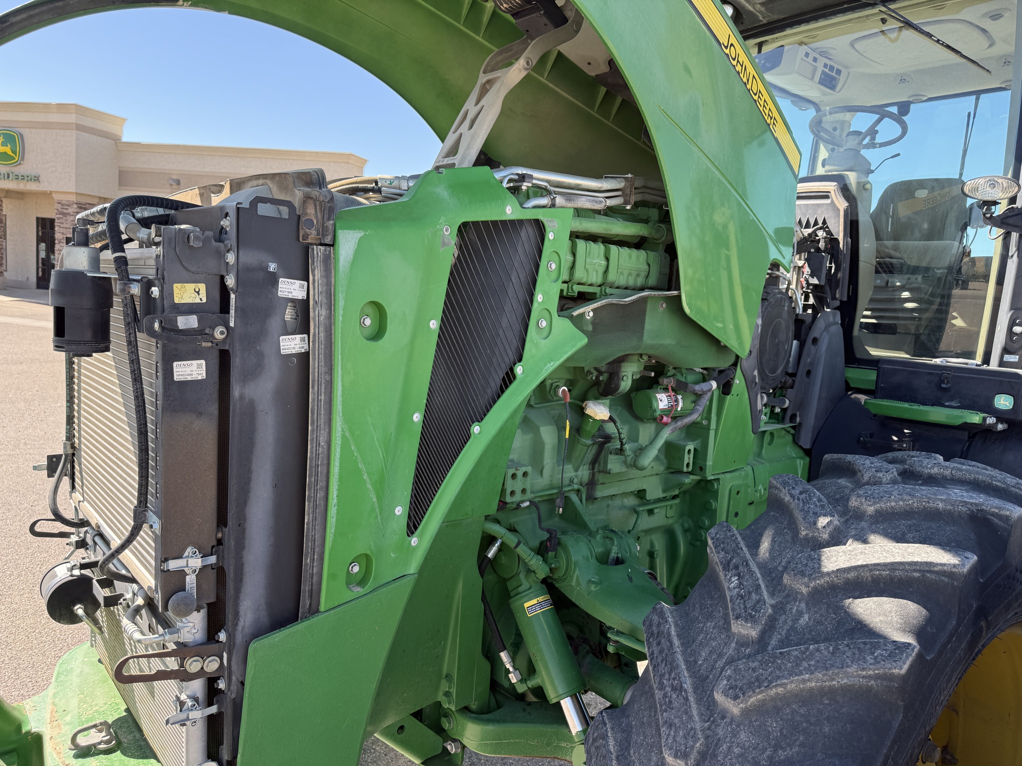 2016 John Deere 8270R Image 20