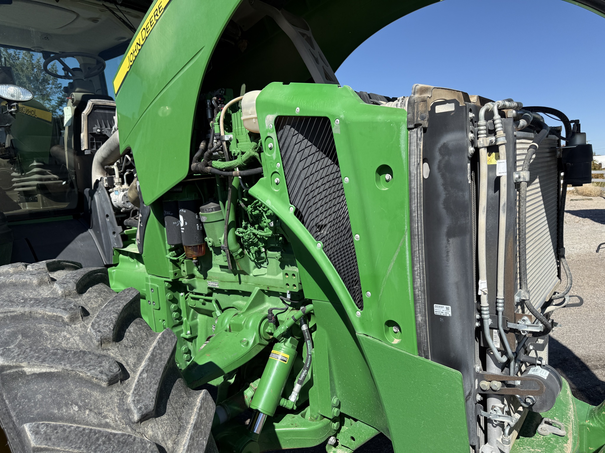 2016 John Deere 8270R Image 22