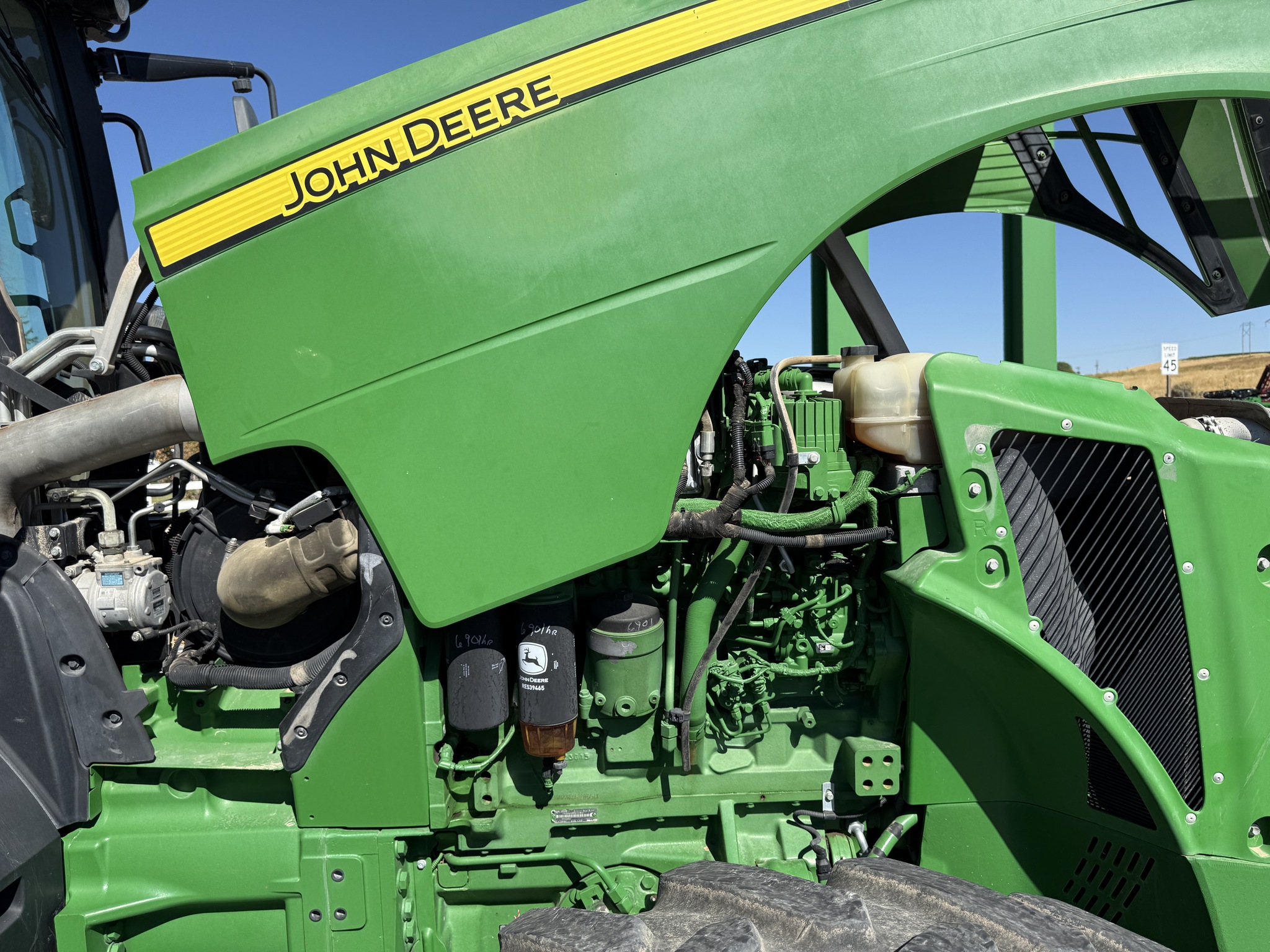 2016 John Deere 8270R Image 23