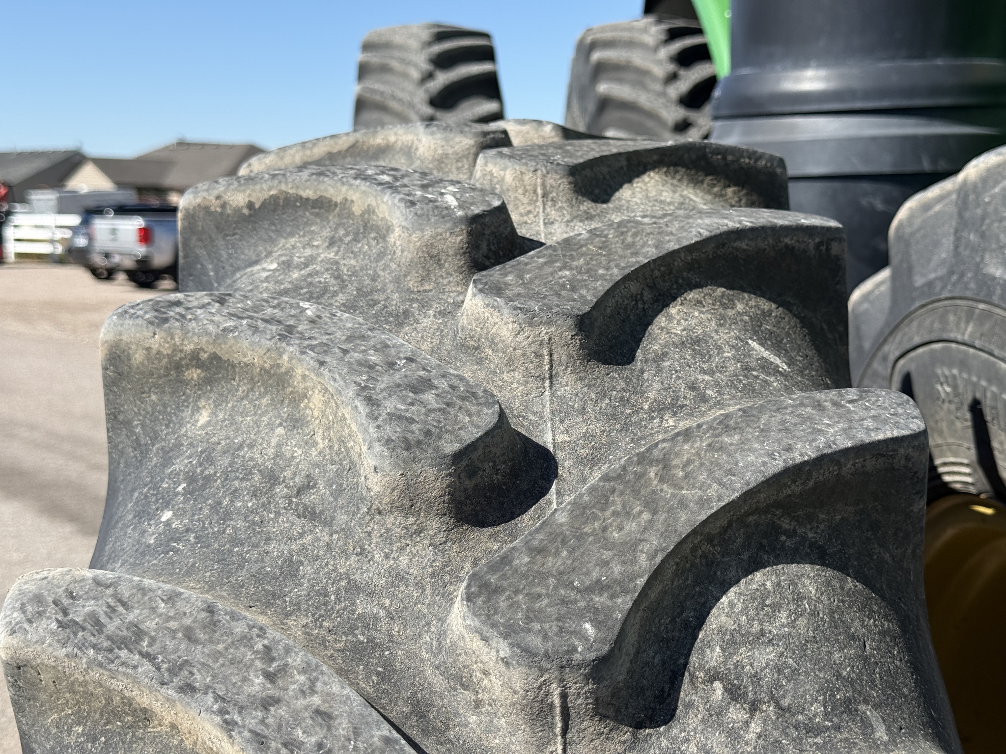 2016 John Deere 8270R Image 33