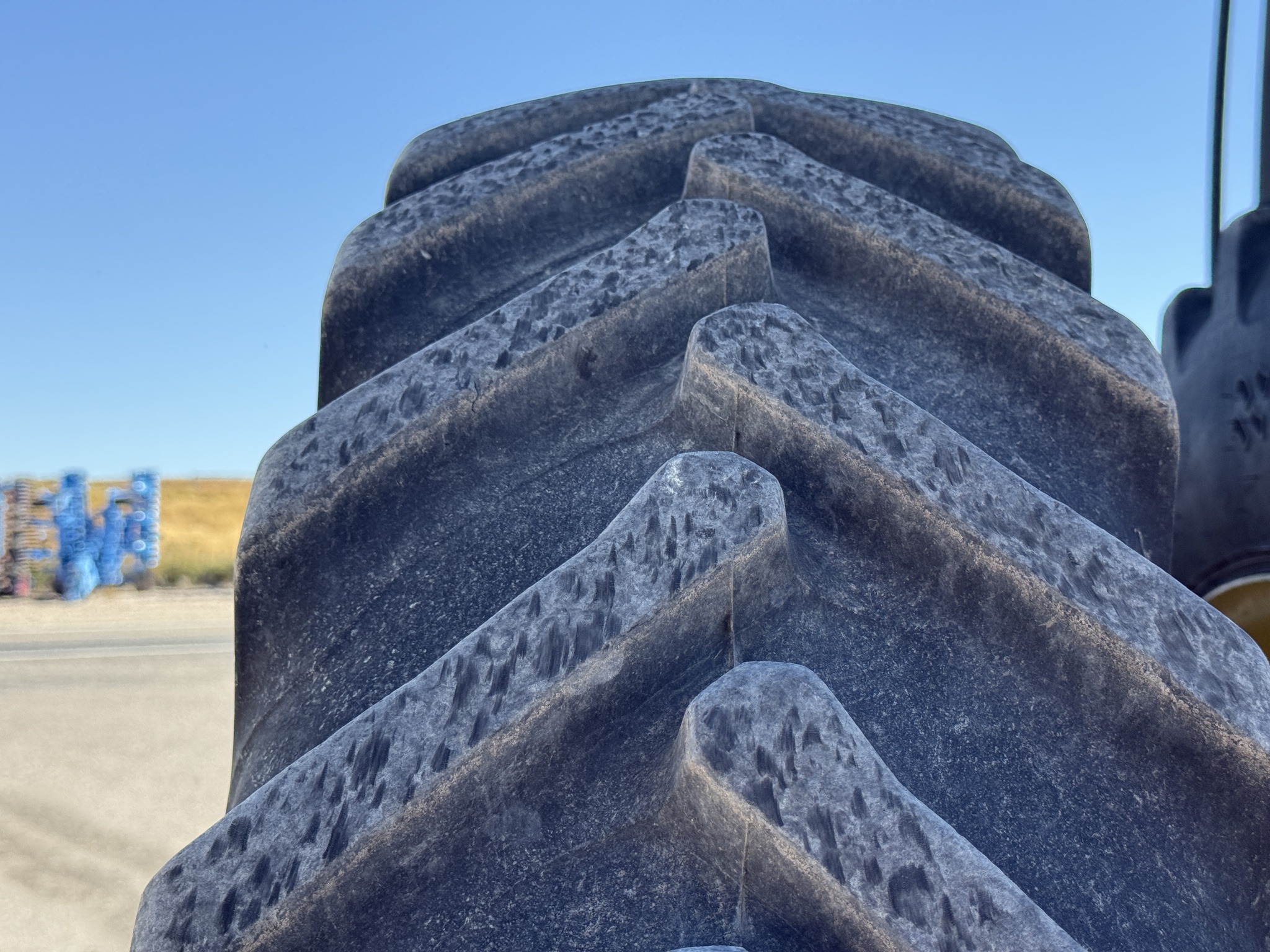 2016 John Deere 8270R Image 39