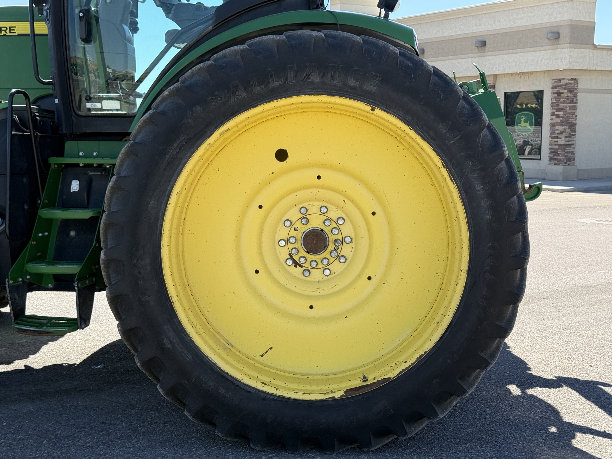 2016 John Deere 8270R Image 37