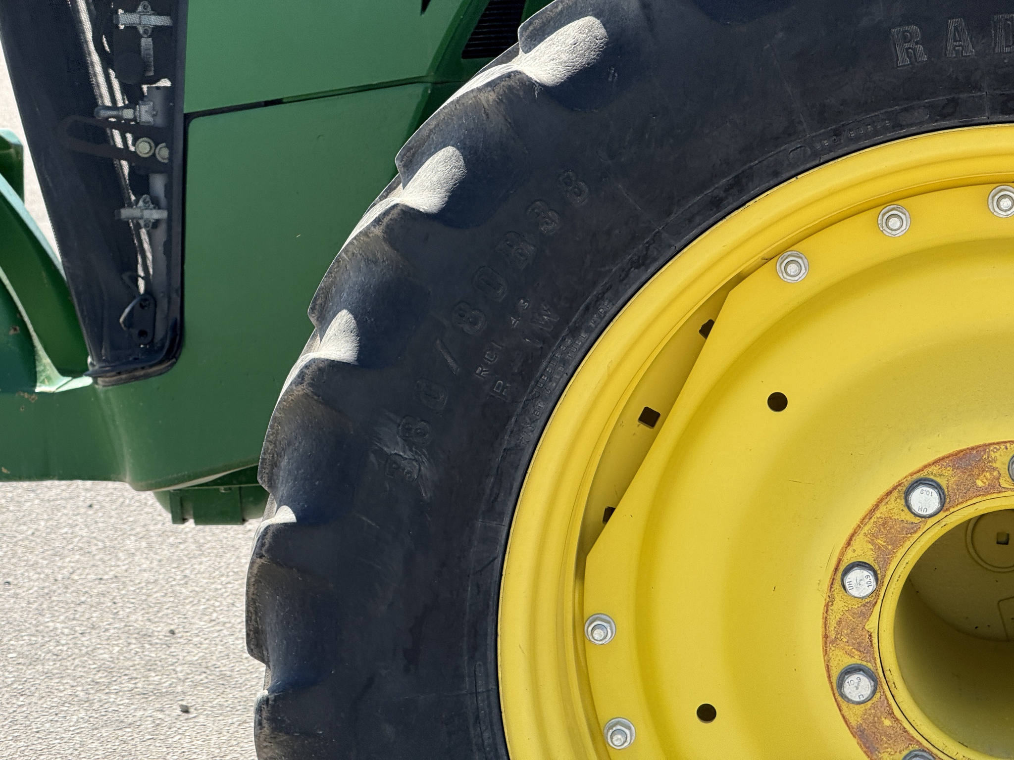 2016 John Deere 8270R Image 41