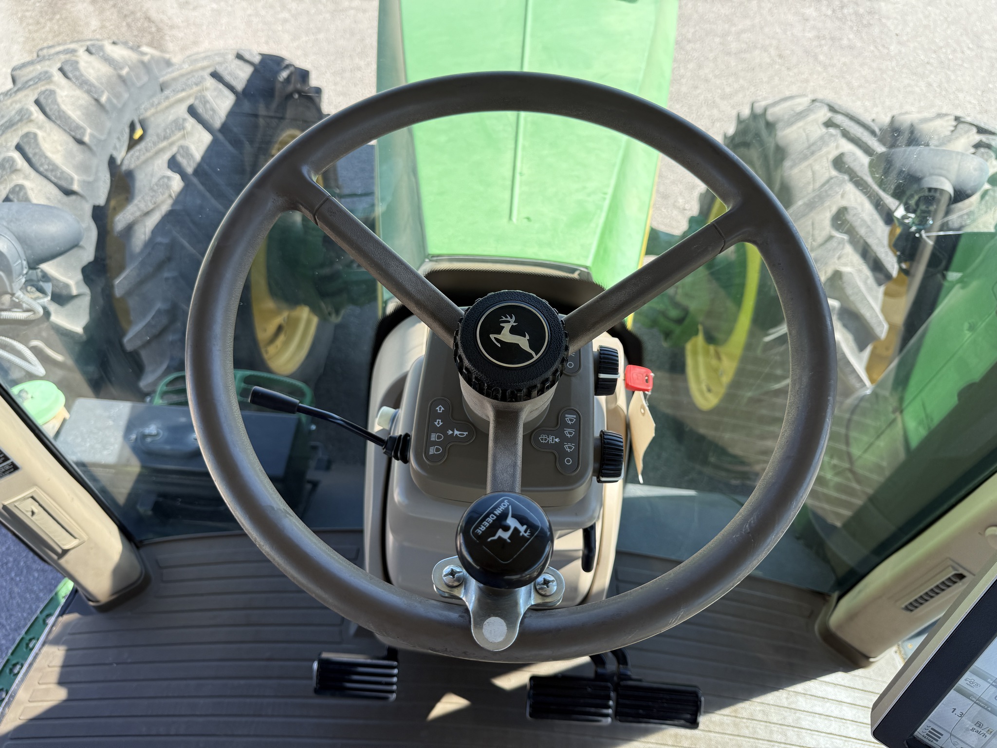 2016 John Deere 8270R Image 11
