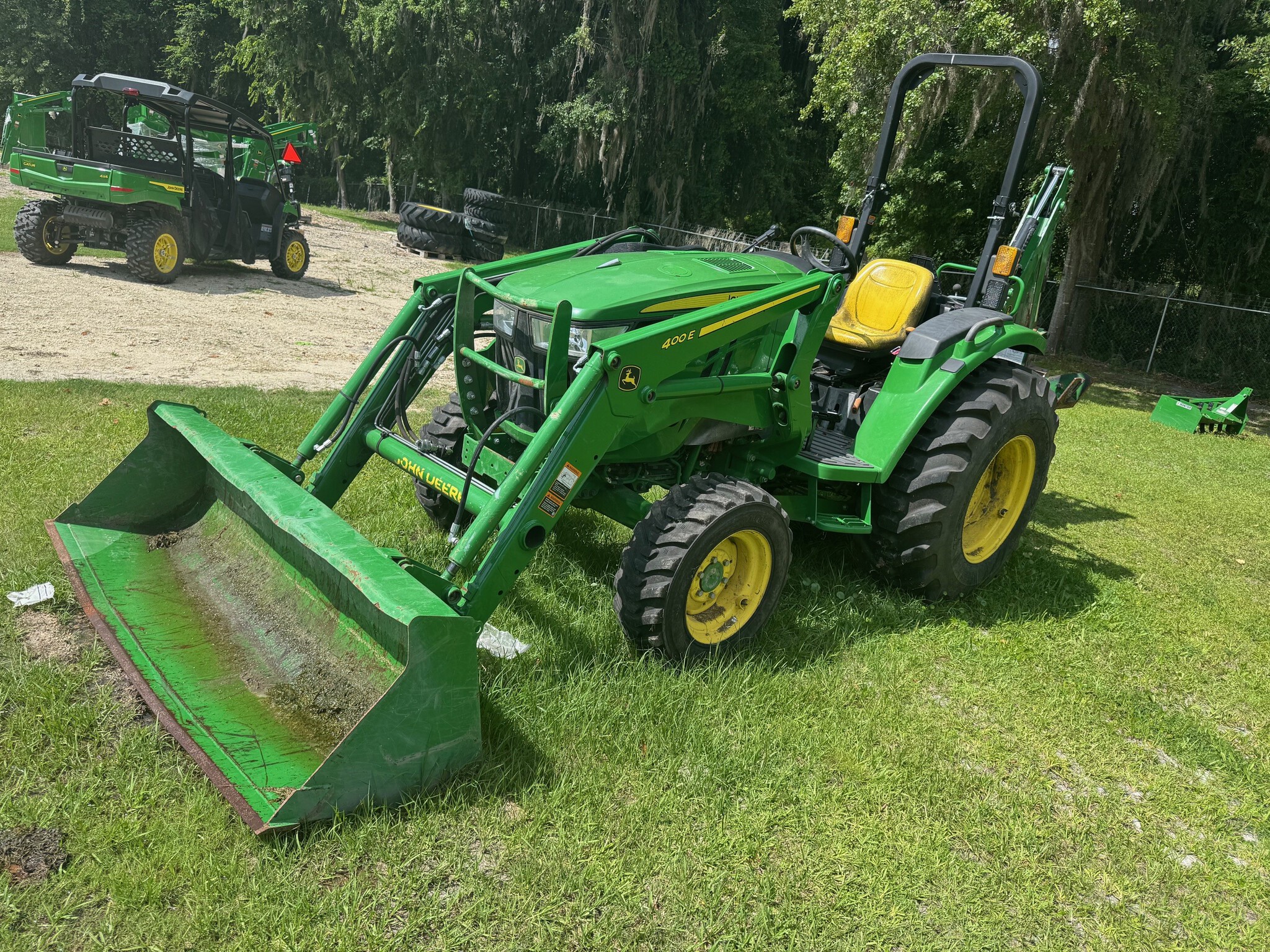 2023 John Deere 4052M Image 1