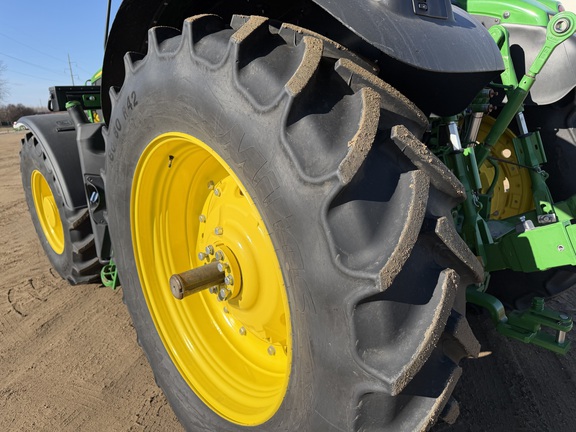 2025 John Deere 6M 165 - Photo17