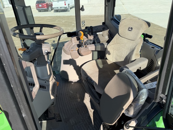 2025 John Deere 6M 165 - Photo27