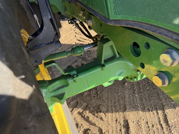 2025 John Deere 6M 140 - Photo13