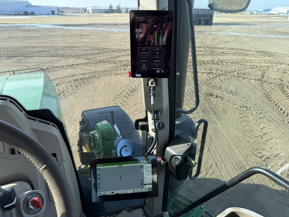 2025 John Deere 6M 140 - Photo31