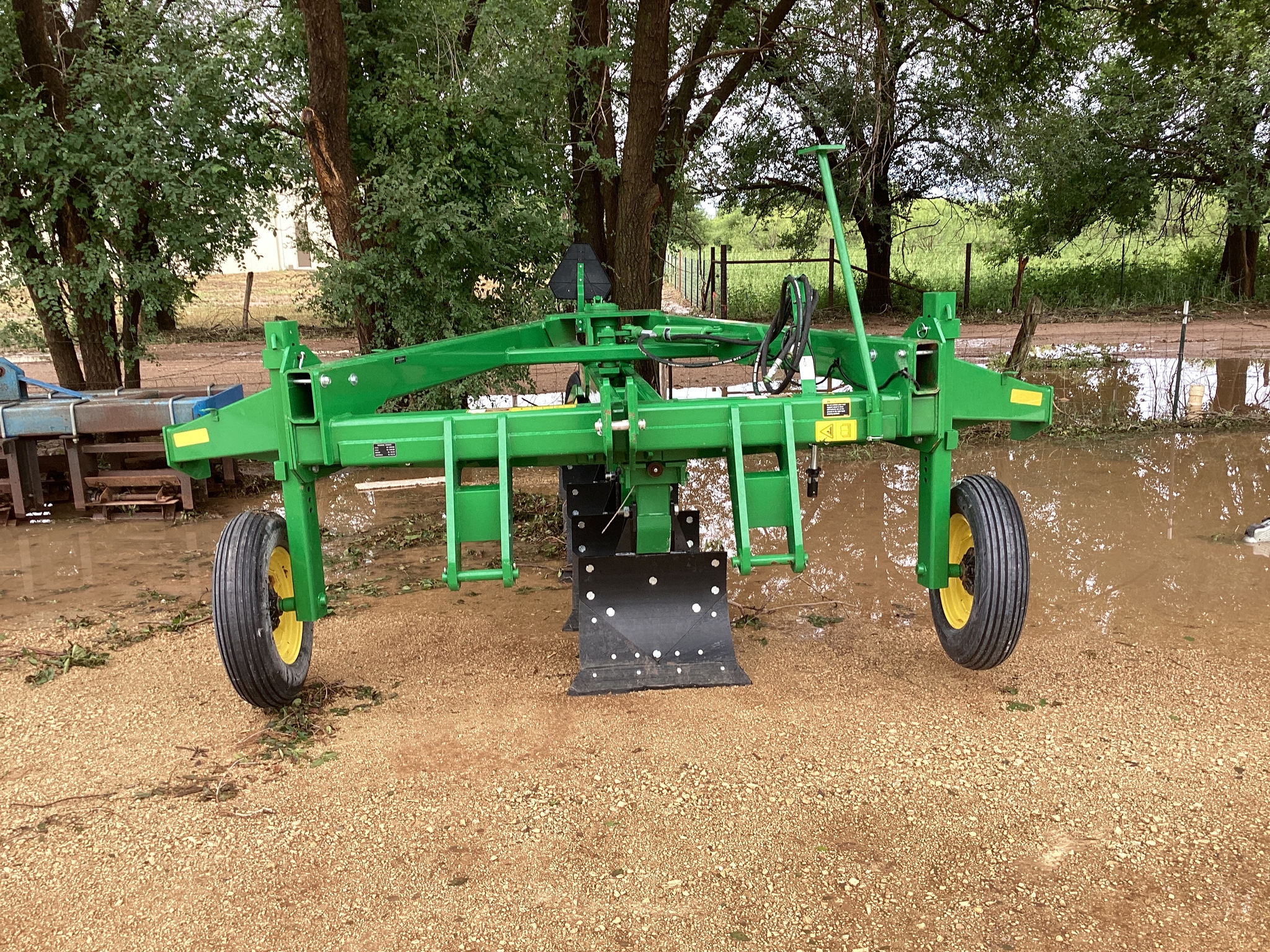 2023 John Deere 995 Image 3