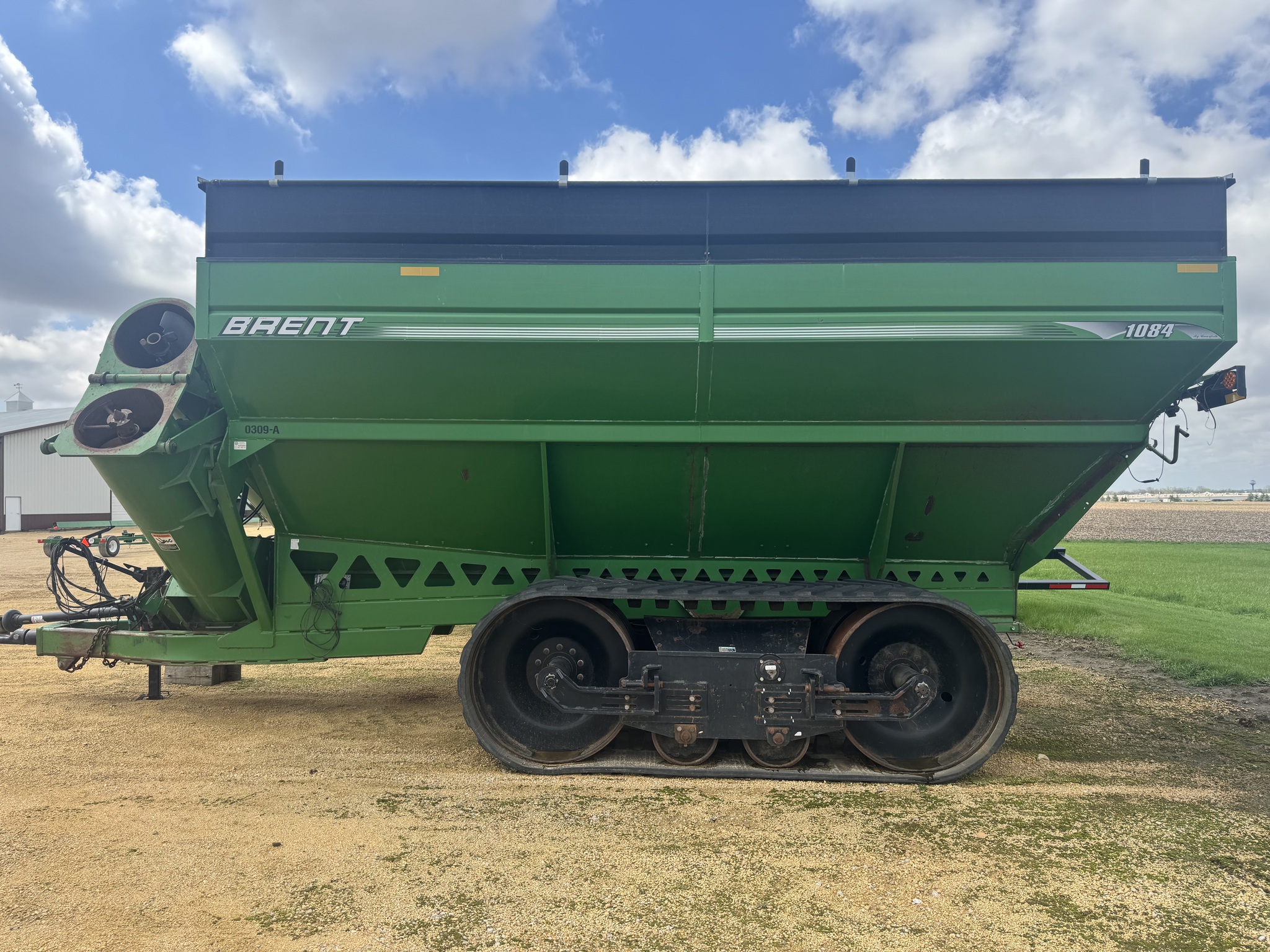  2006 Brent 1084 at Heritage Tractor in Dixon, IL