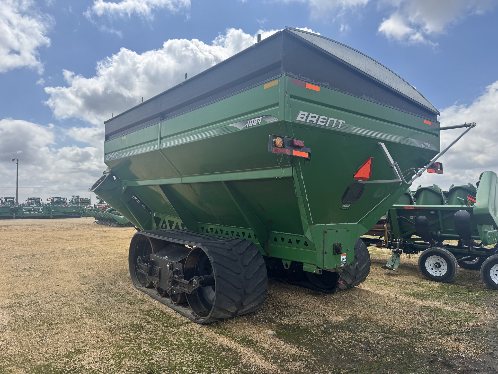  2006 Brent 1084 at Heritage Tractor in Dixon, IL