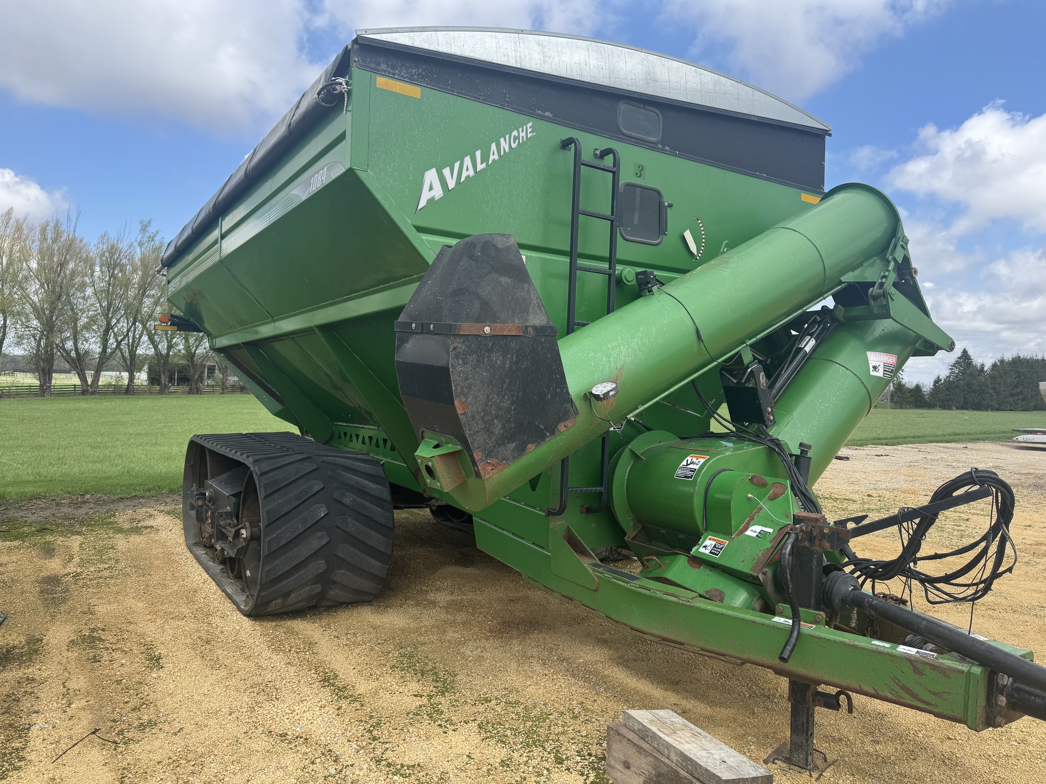  2006 Brent 1084 at Heritage Tractor in Dixon, IL