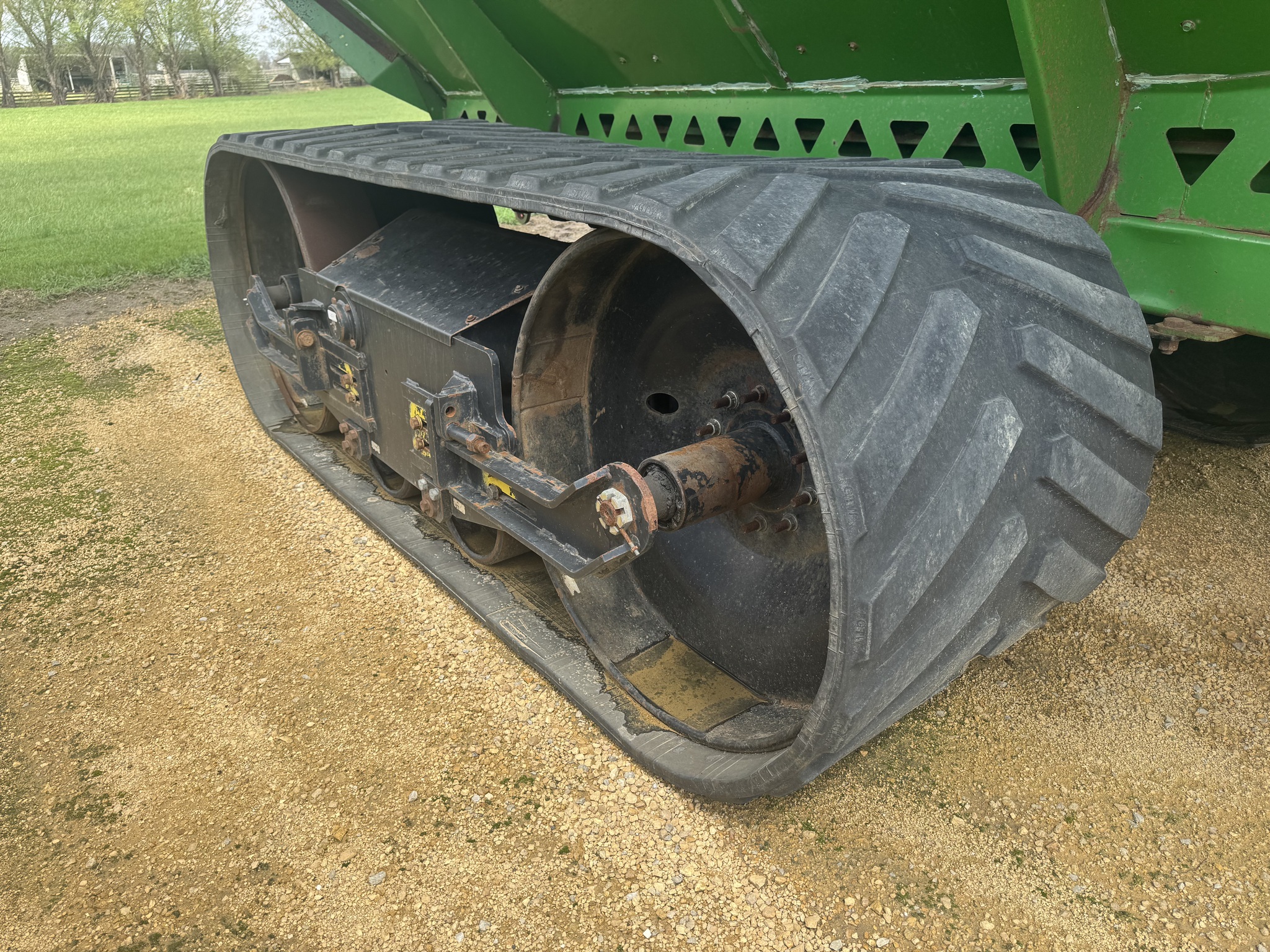  2006 Brent 1084 at Heritage Tractor in Dixon, IL