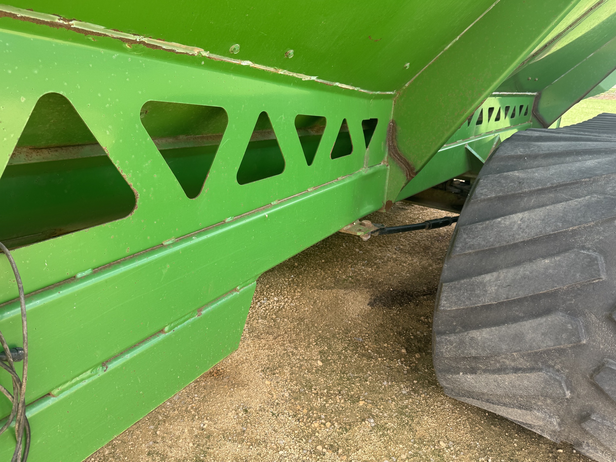  2006 Brent 1084 at Heritage Tractor in Dixon, IL