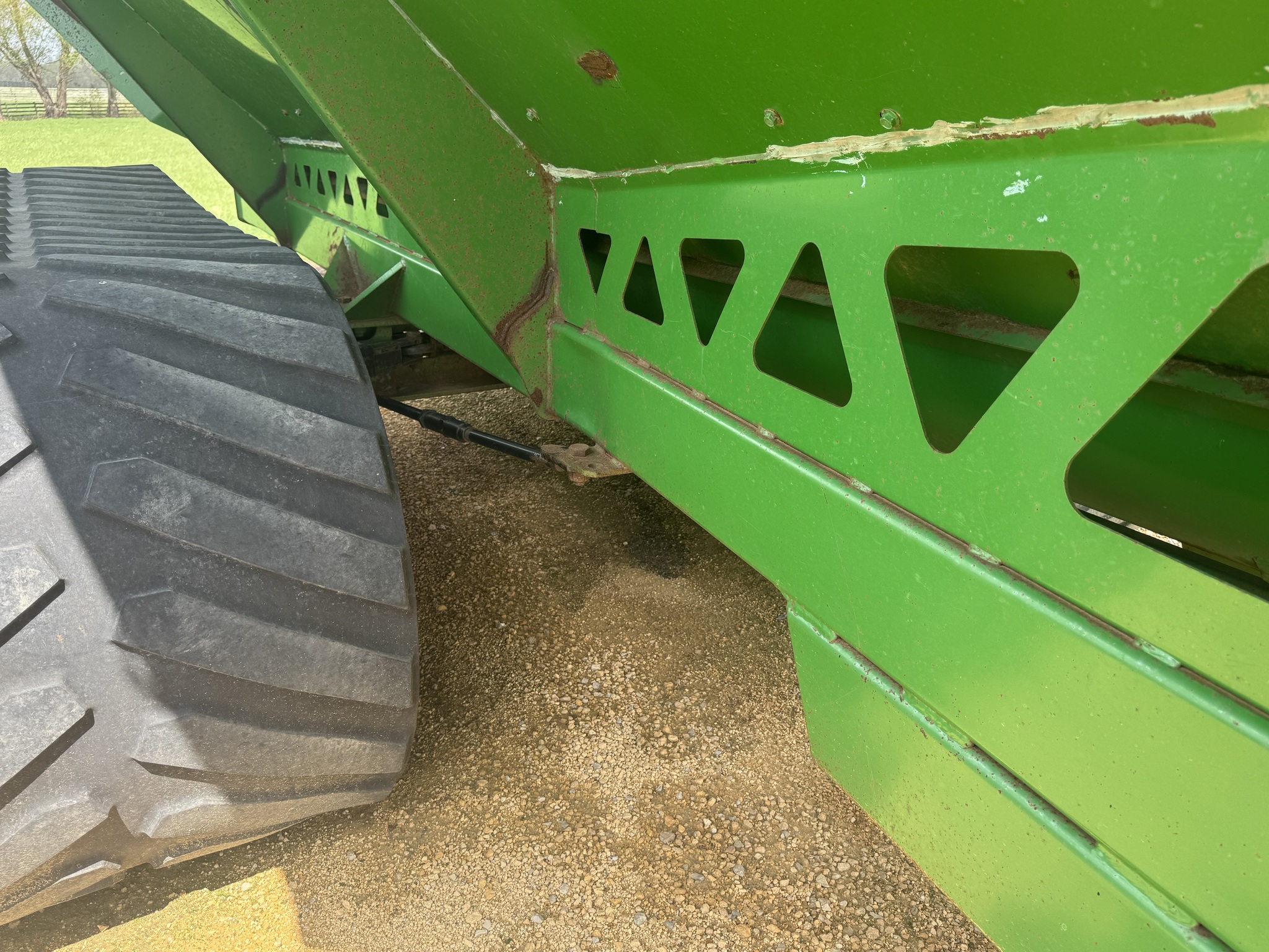  2006 Brent 1084 at Heritage Tractor in Dixon, IL