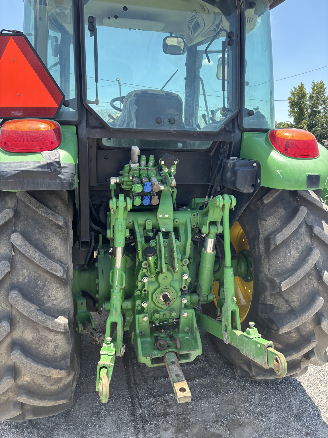 2021 John Deere 5100M Image 2