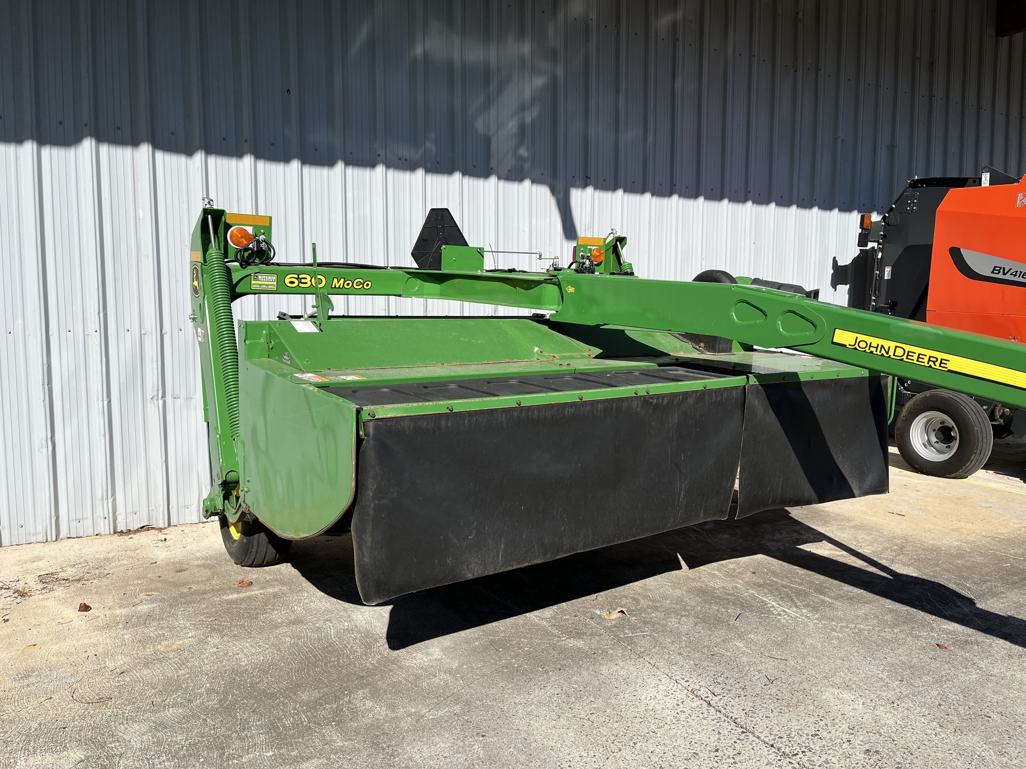 2019 John Deere 630 Image 3