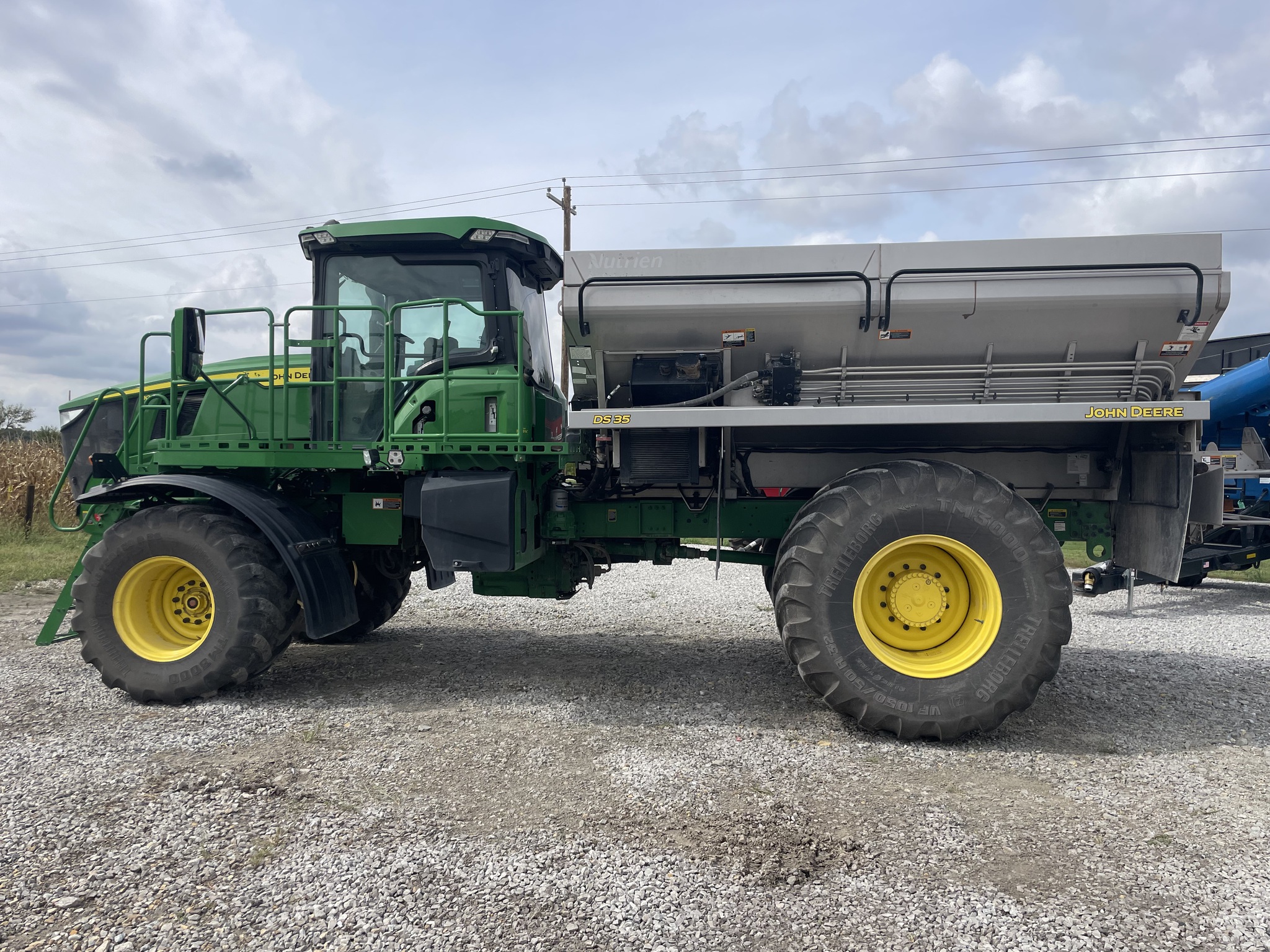 2022 John Deere 800R Image 4