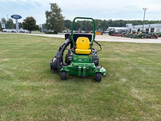 2023 John Deere Z515E Image 2