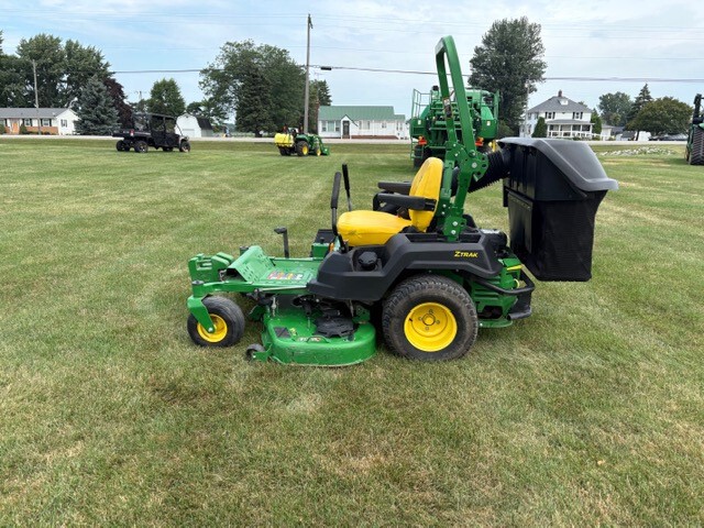 2023 John Deere Z515E Image 3