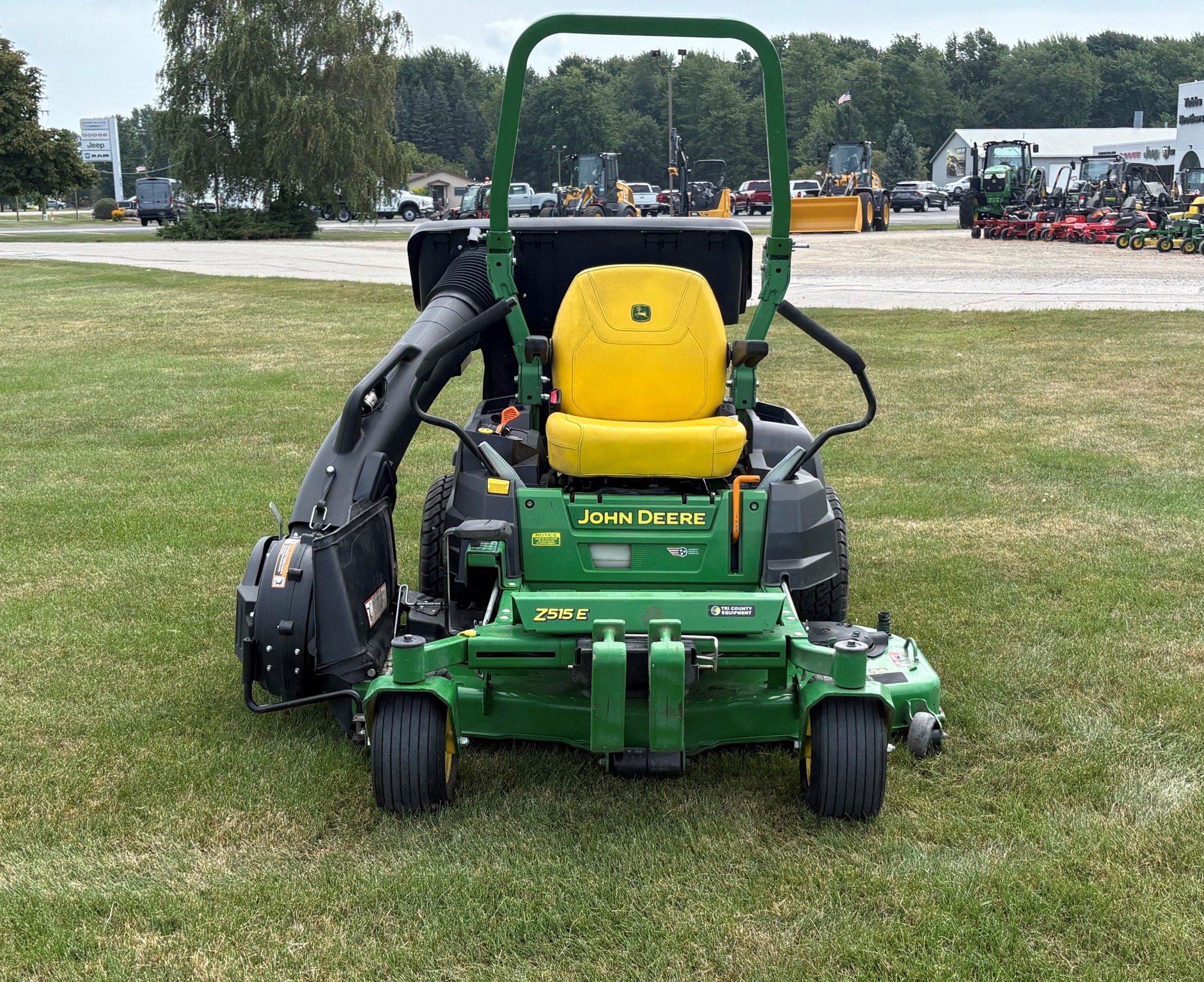 2023 John Deere Z515E Image 1