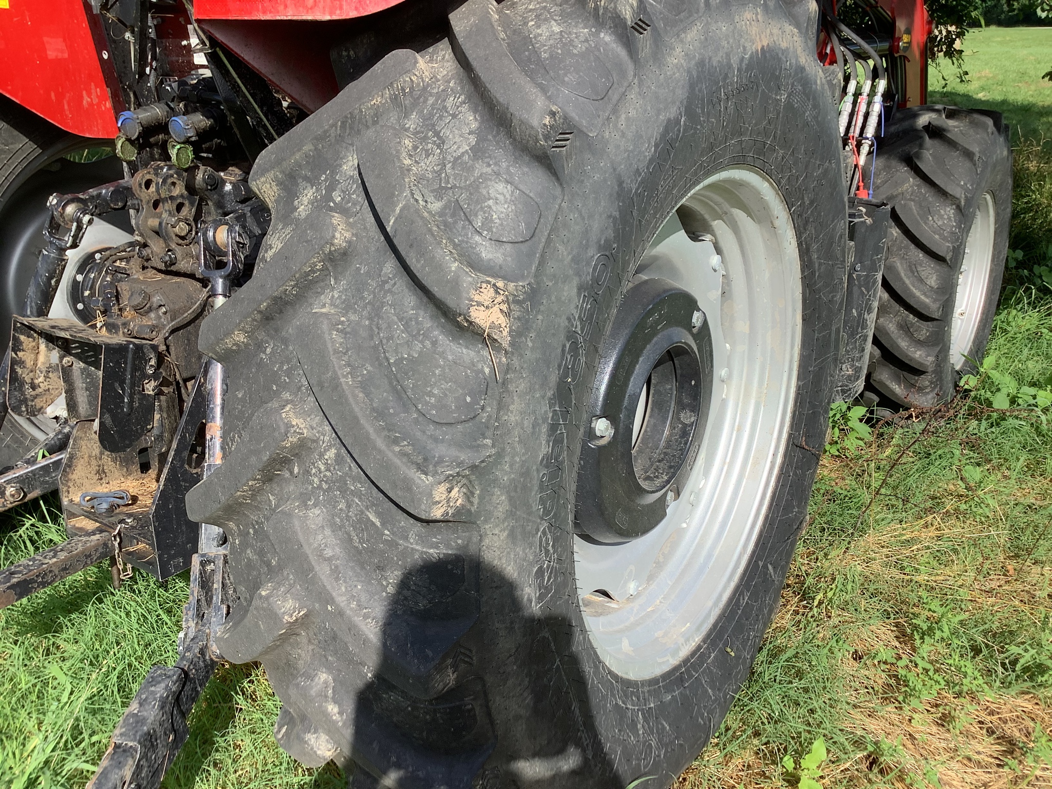 2021 Case IH Farmall 100C Image 19