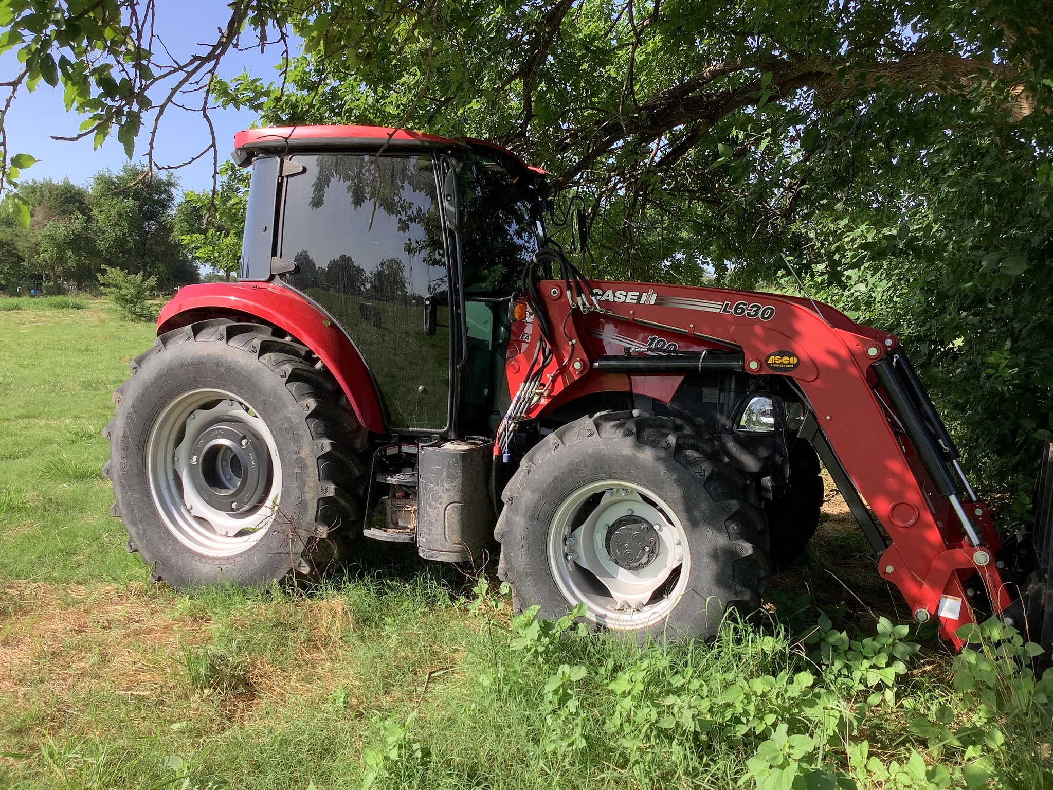 2021 Case IH Farmall 100C Image 4